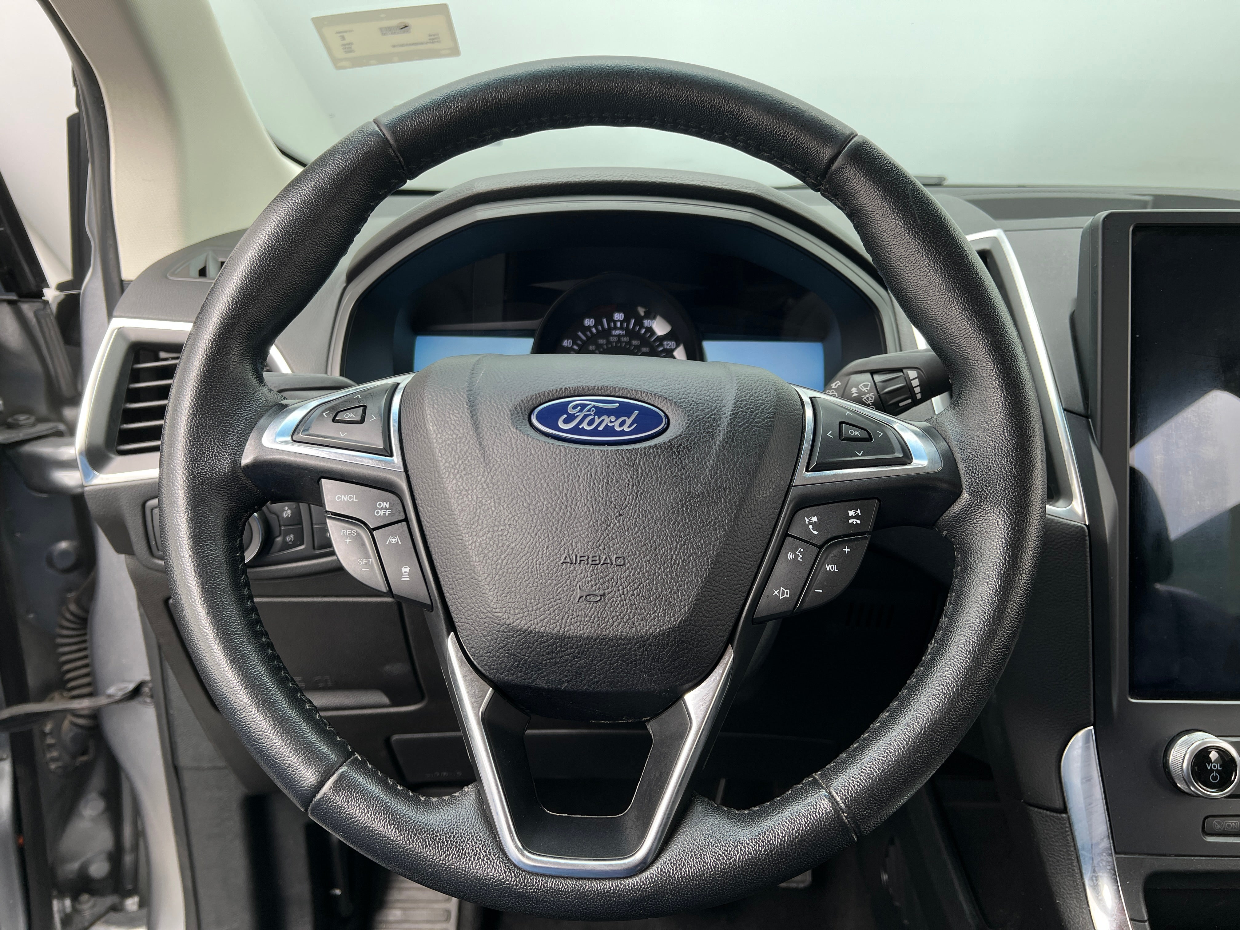 2022 Ford Edge Titanium 5