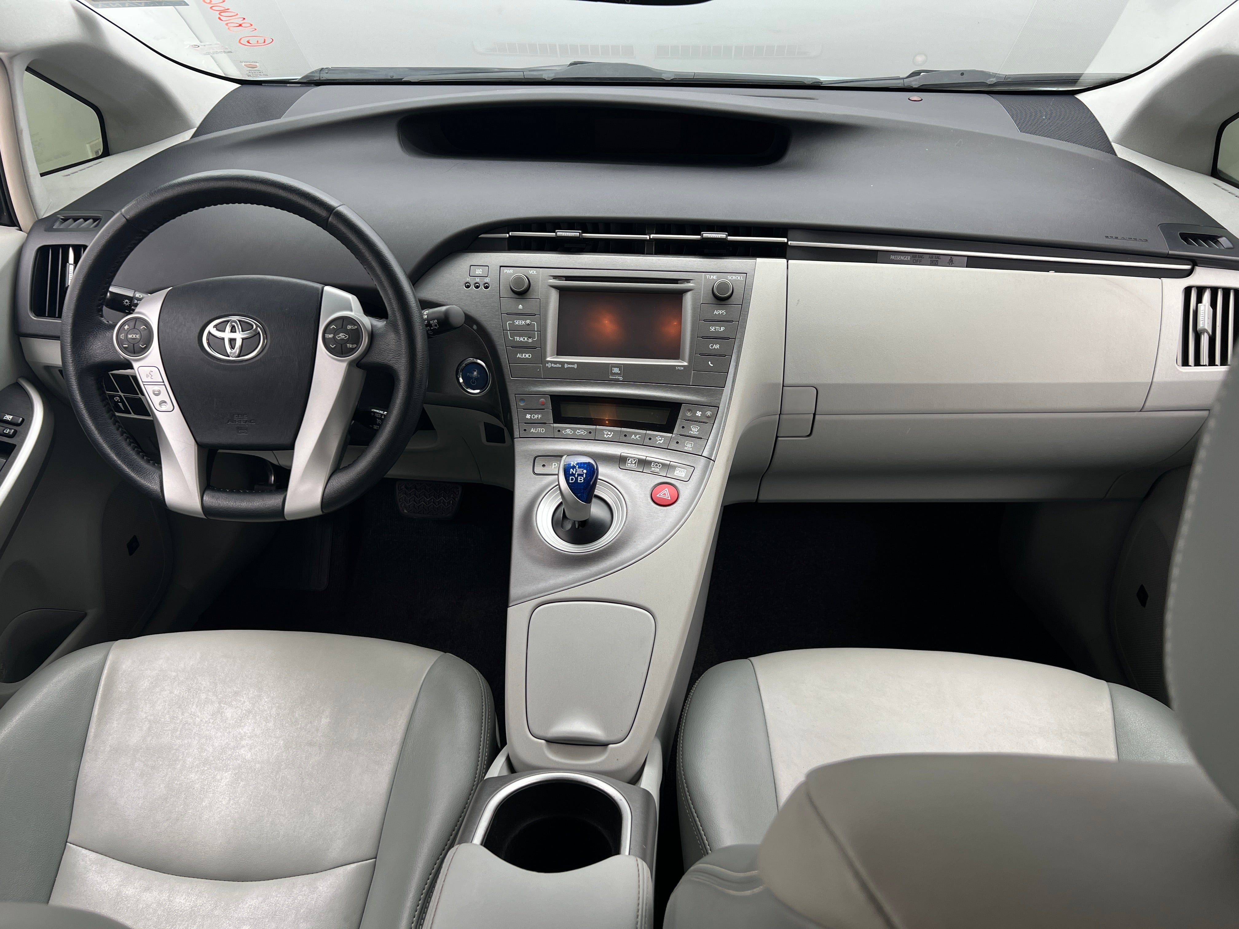 2014 Toyota Prius Four 3