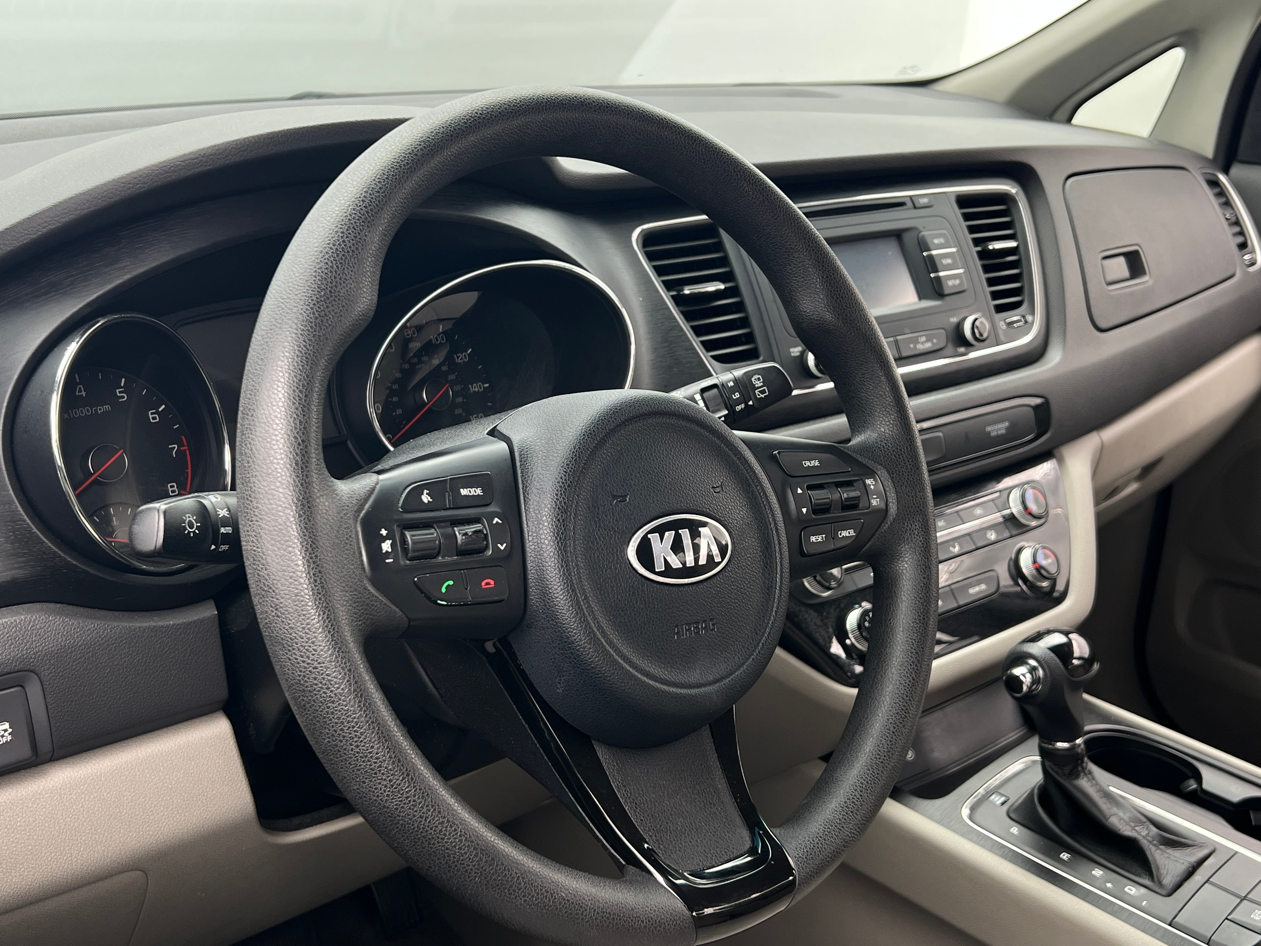 2016 Kia Sedona L 5