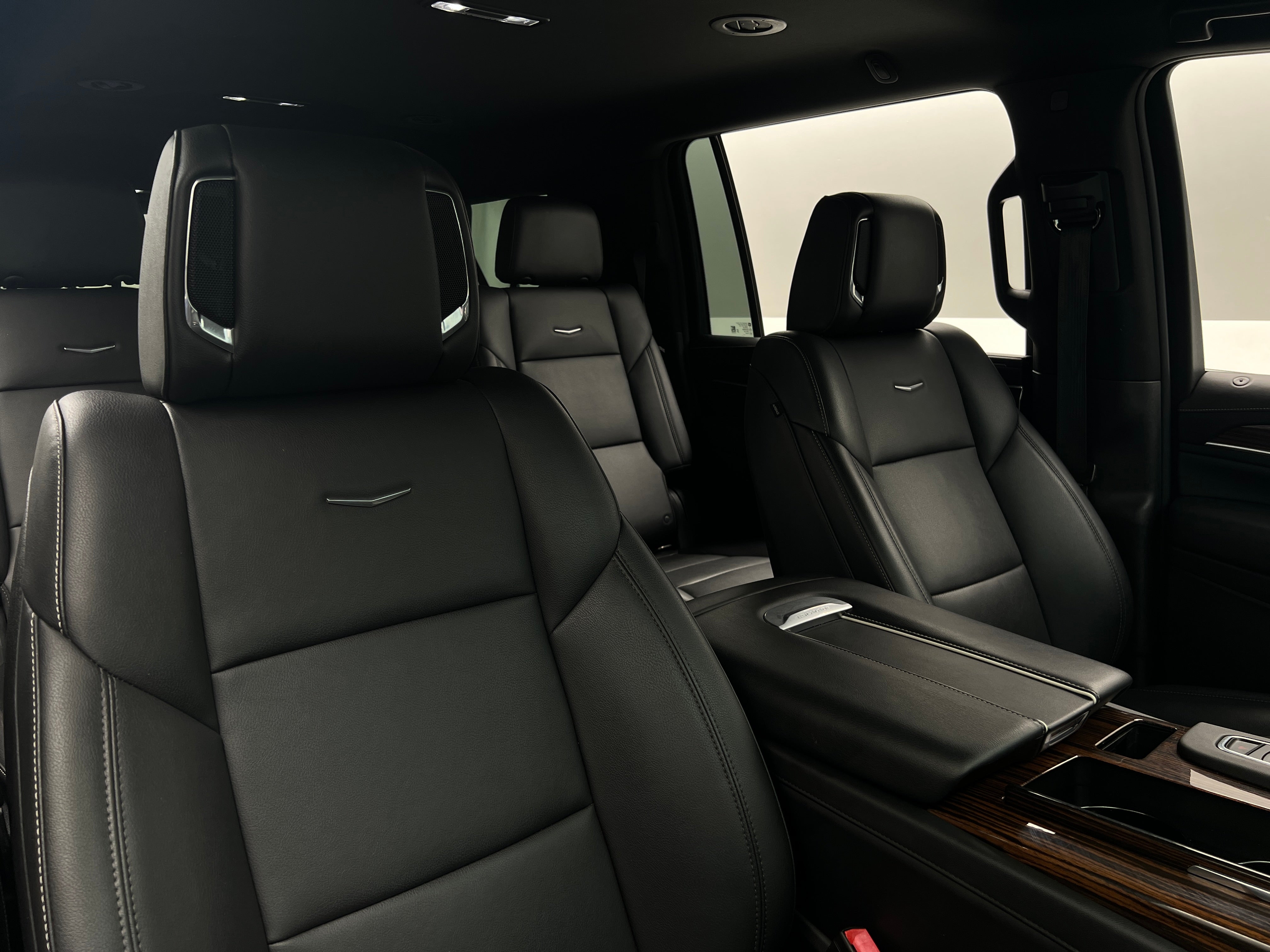 2021 Cadillac Escalade ESV Luxury 2