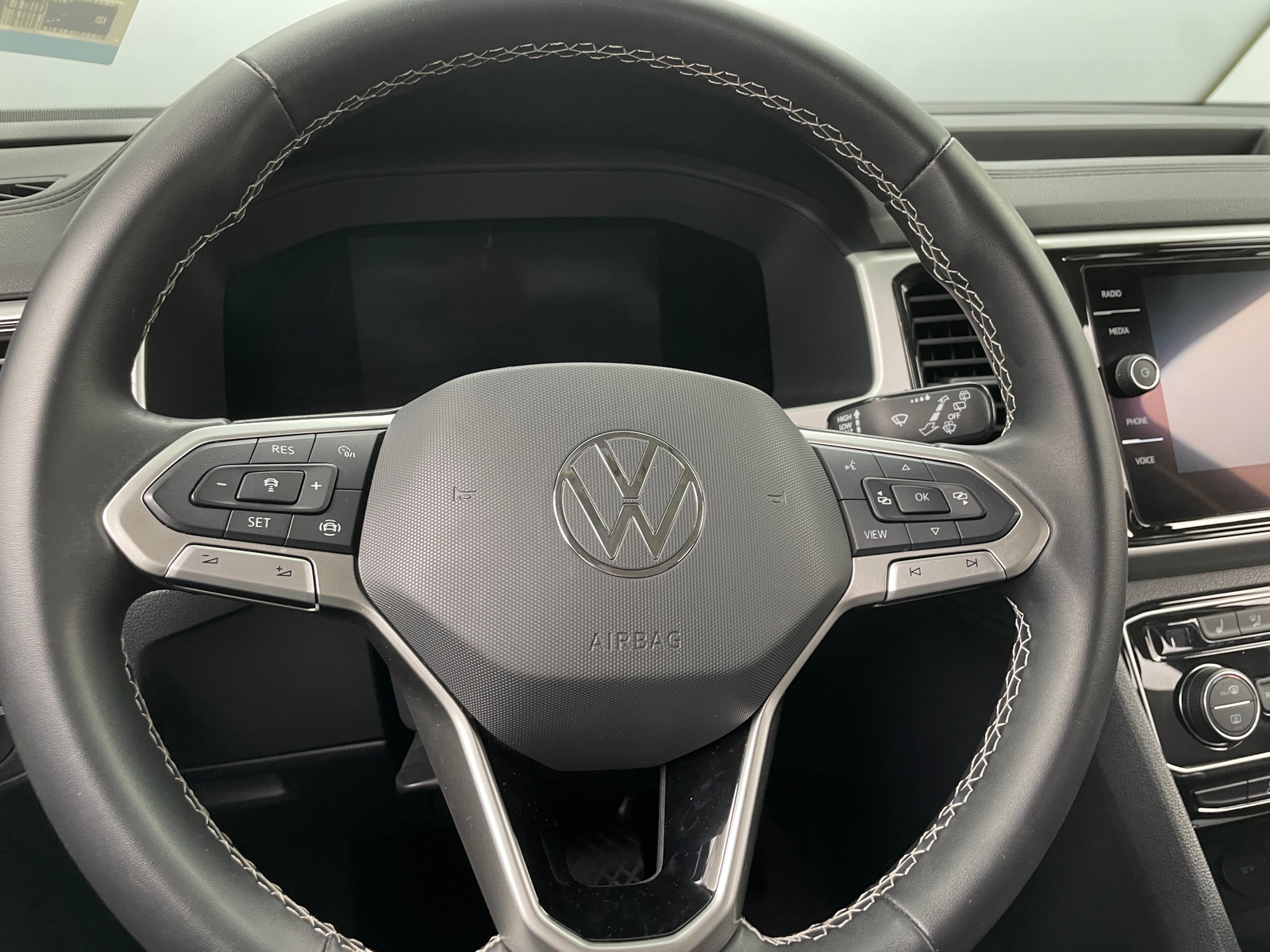 Thumbnail: 2022 Volkswagen Atlas - 5