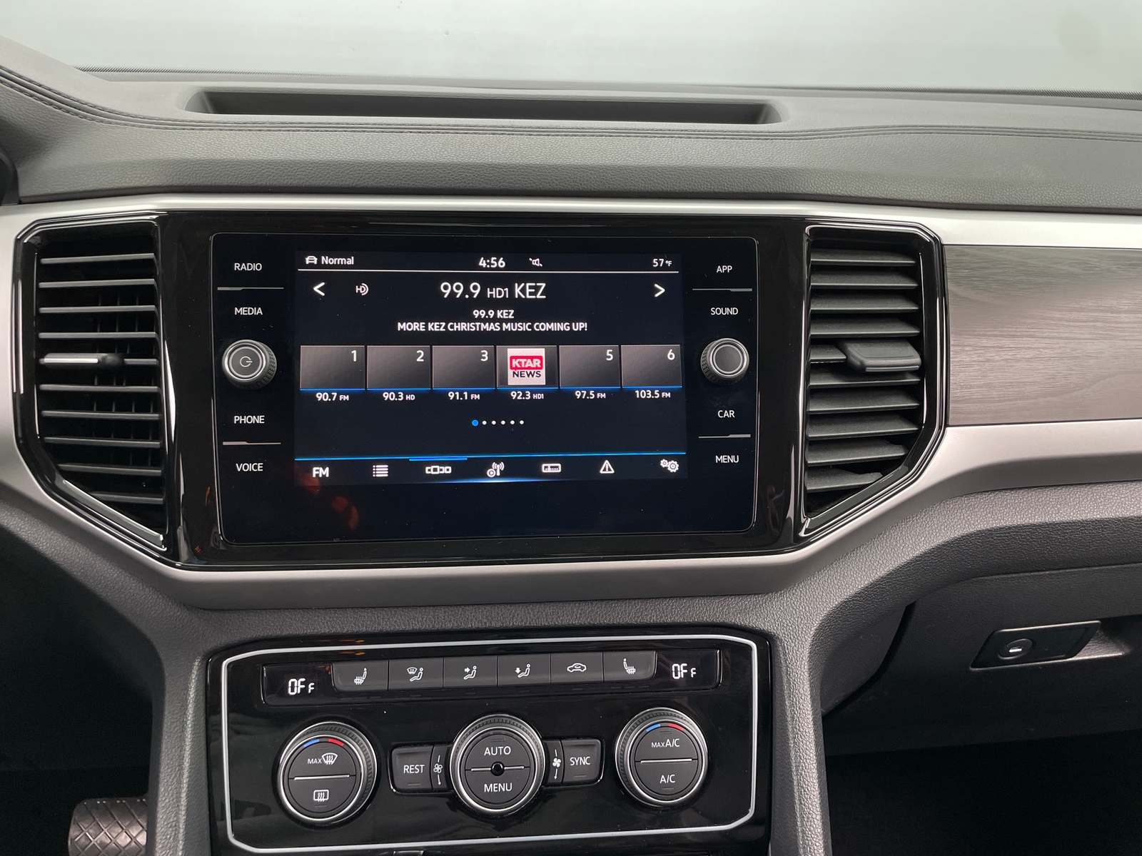 Thumbnail: 2022 Volkswagen Atlas - 4