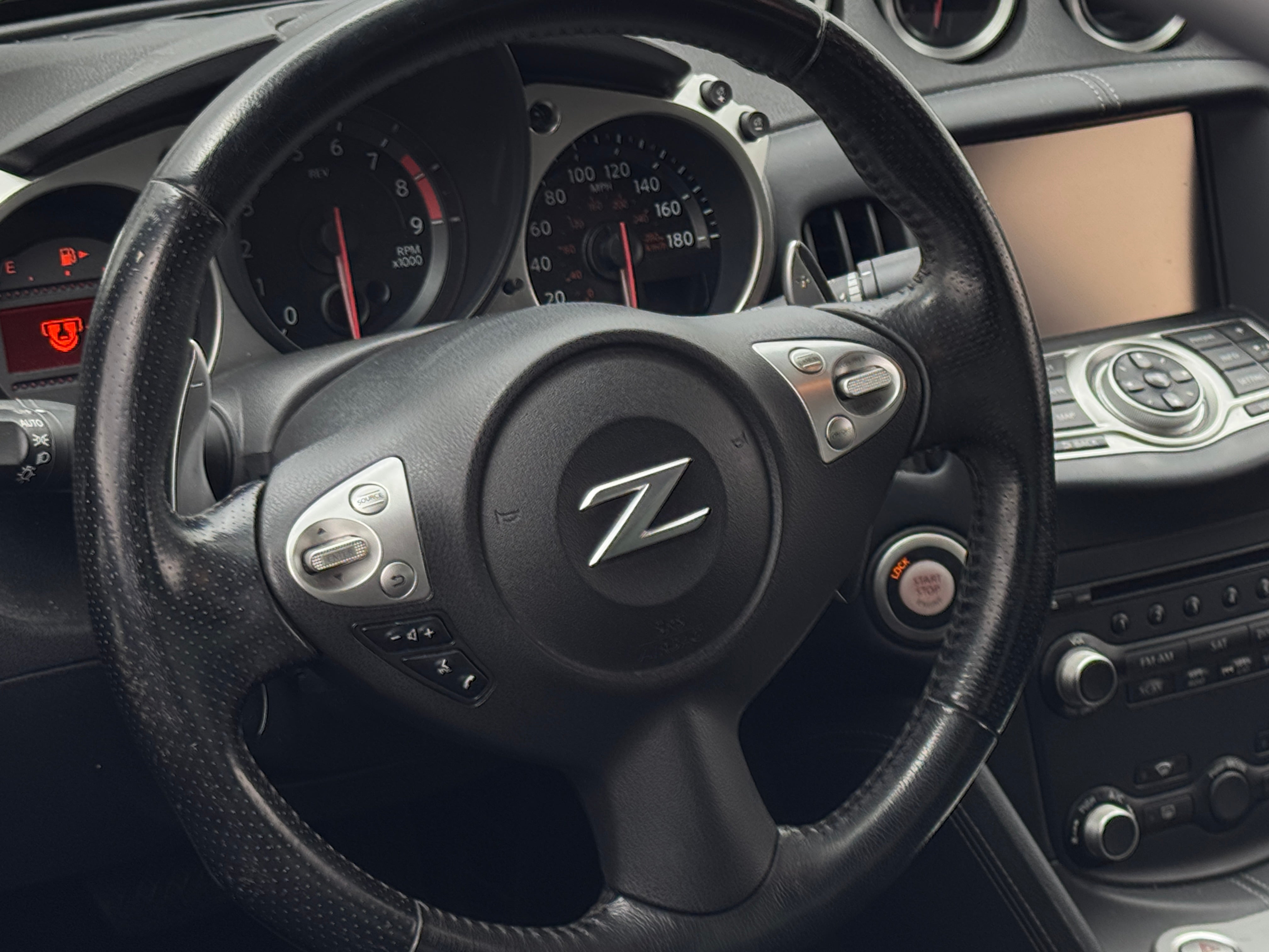 2016 Nissan Z Sport 4