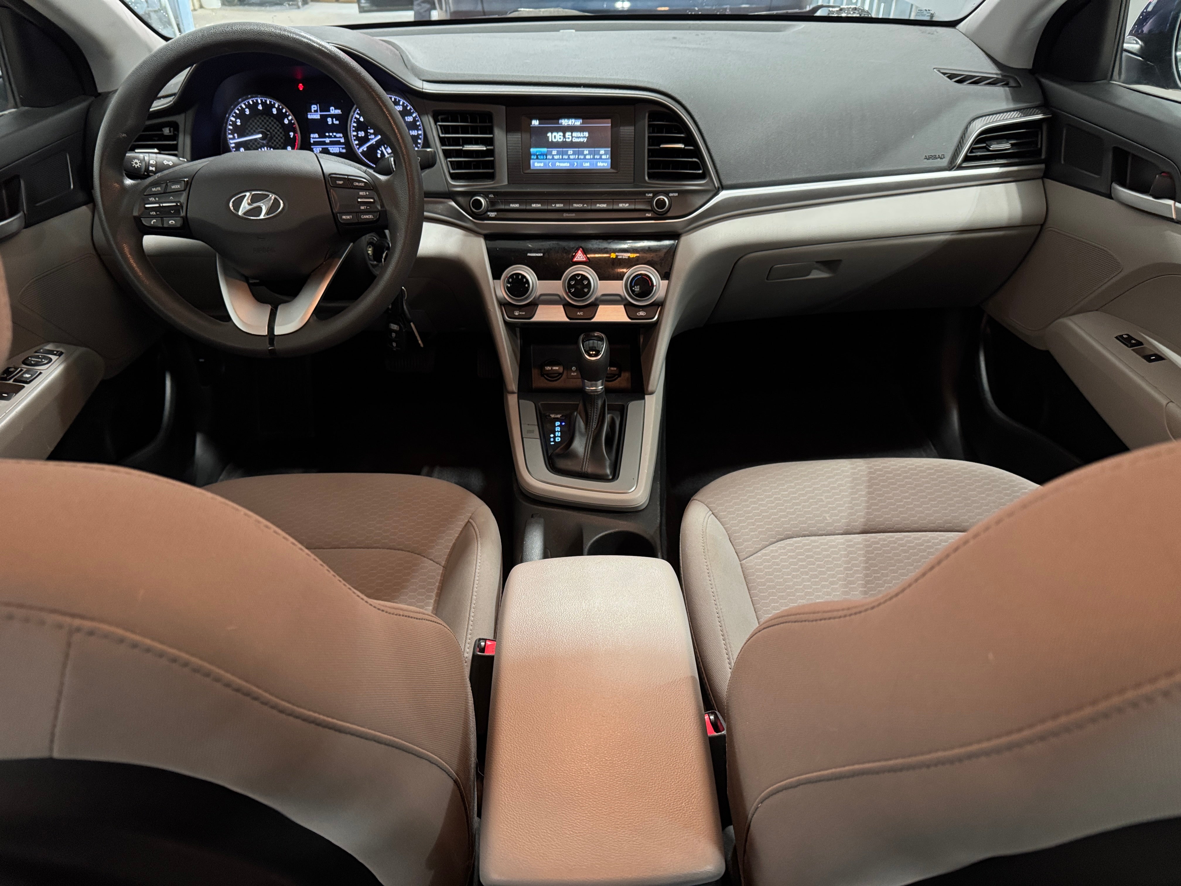 2019 Hyundai Elantra SE 3