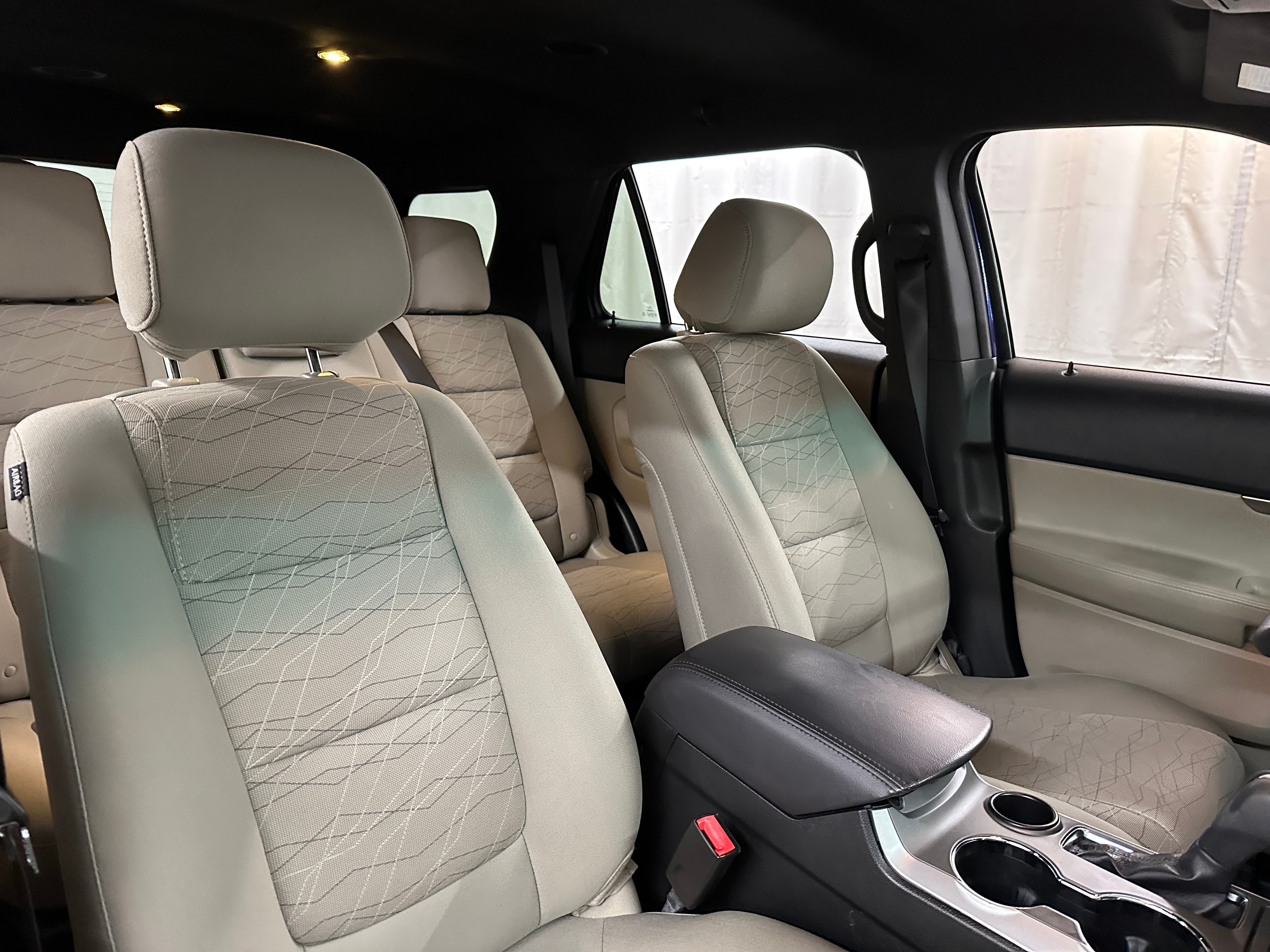 2015 Ford Explorer Base 2