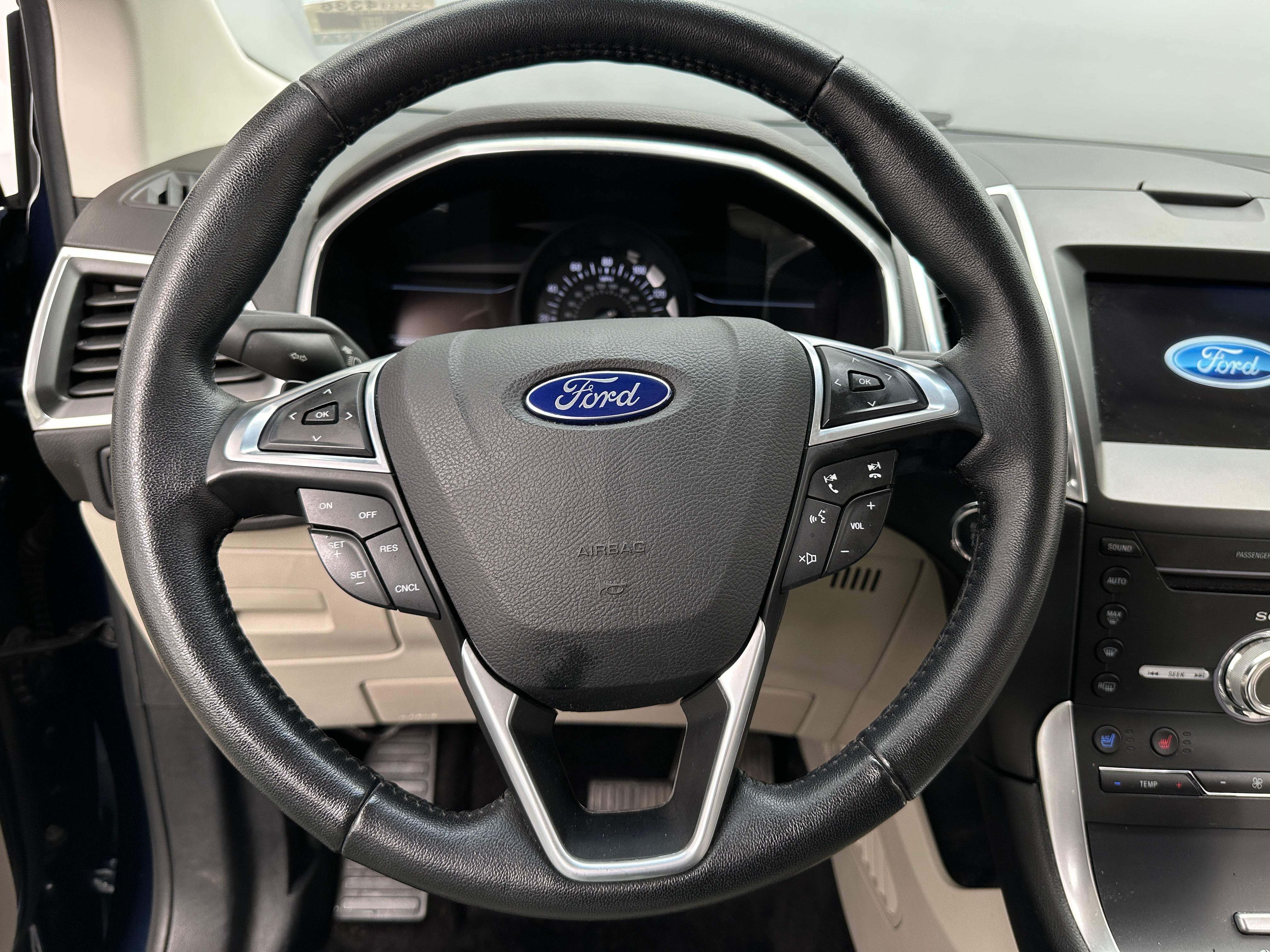 2017 Ford Edge Titanium 4