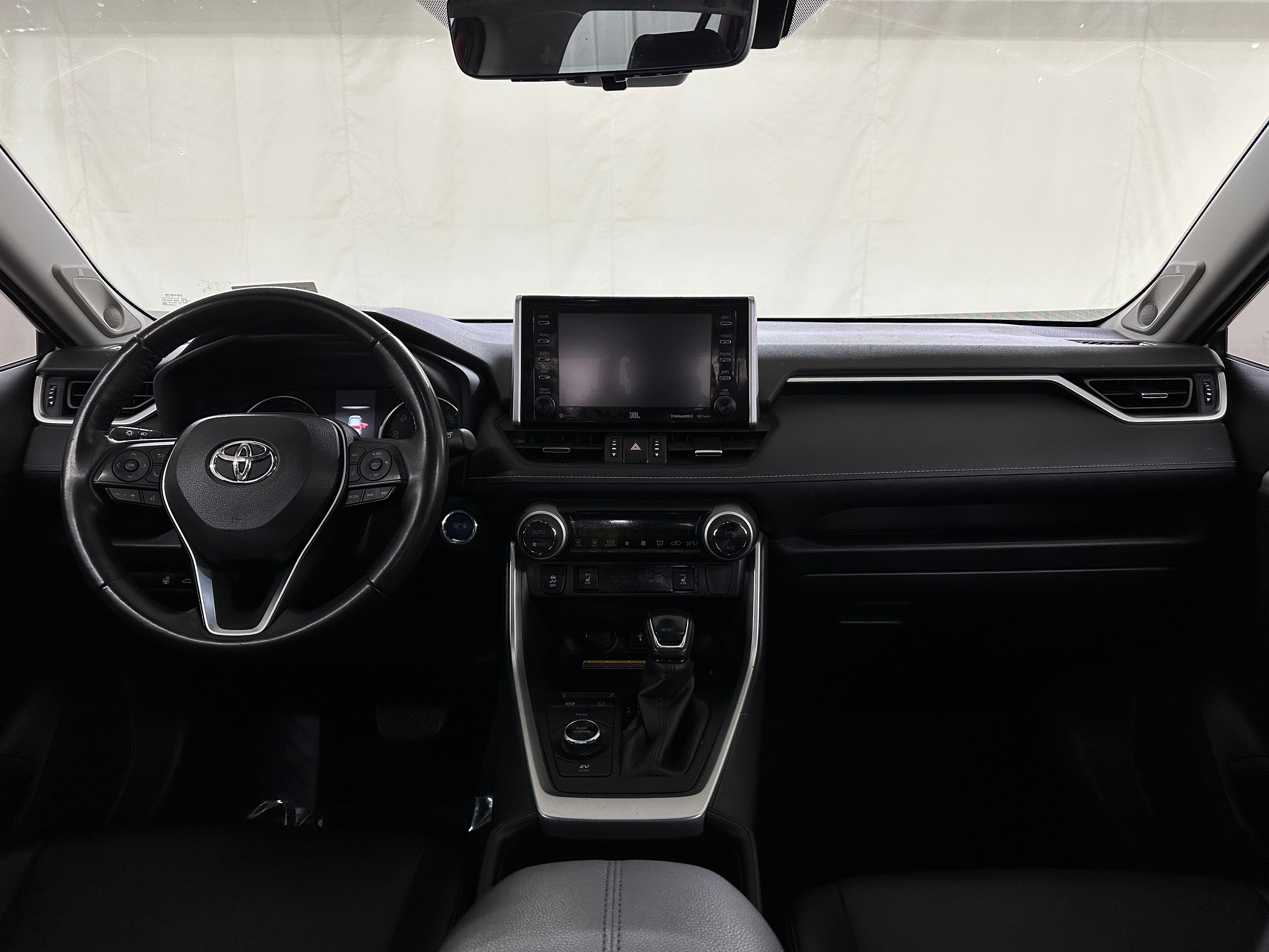 2021 Toyota RAV4 XLE Premium 3