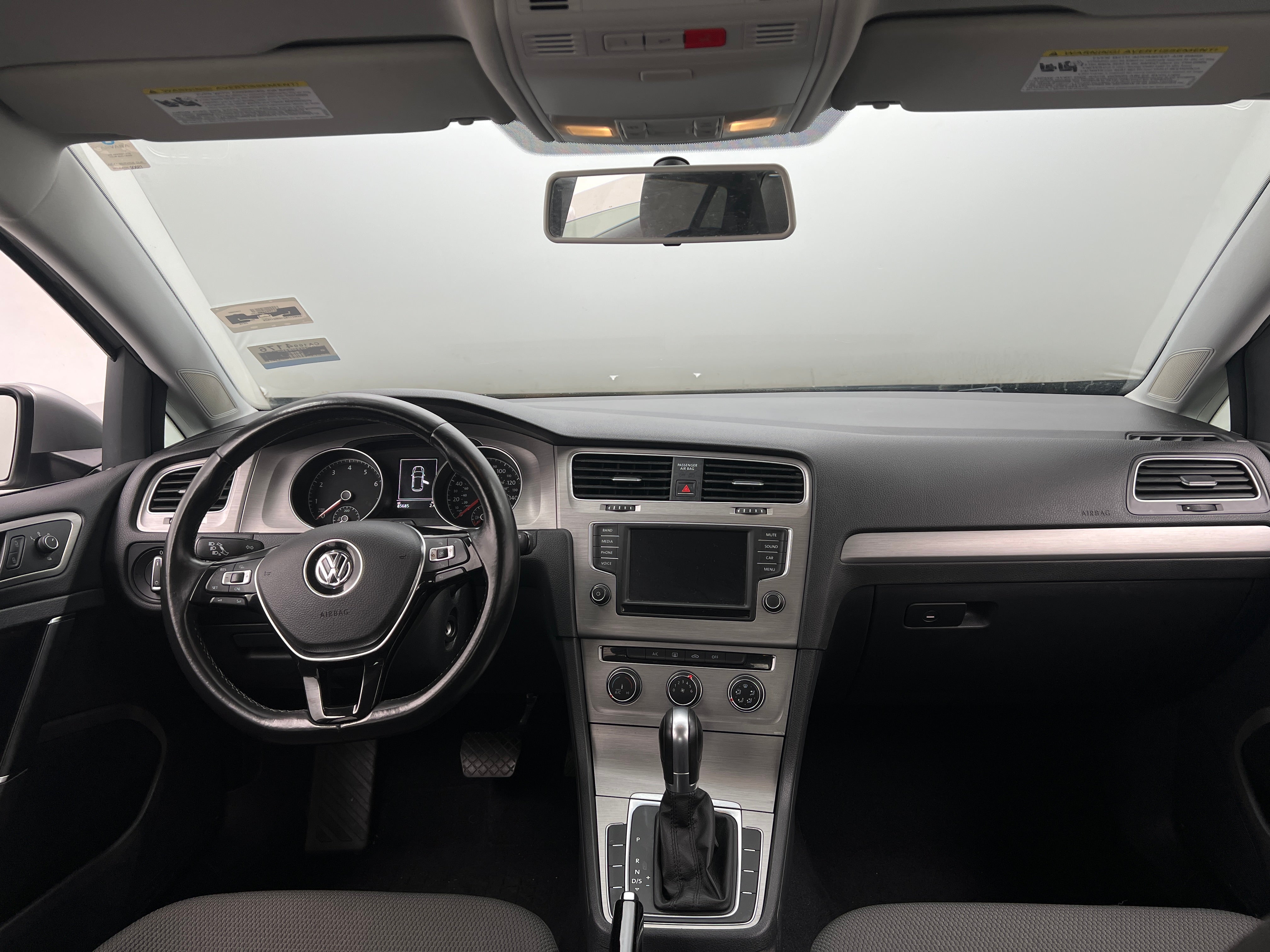 2016 Volkswagen Golf S 3