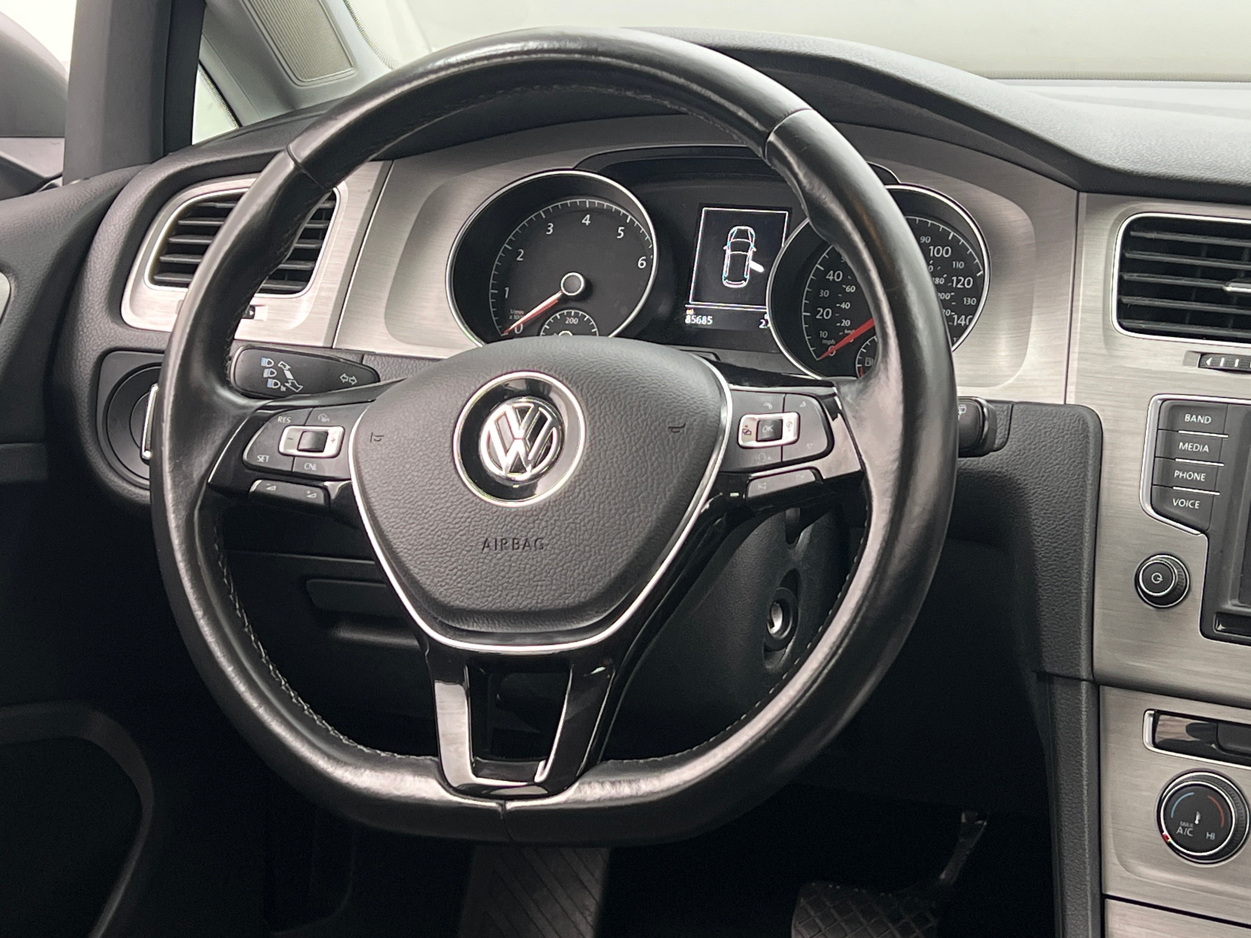 2016 Volkswagen Golf S 5