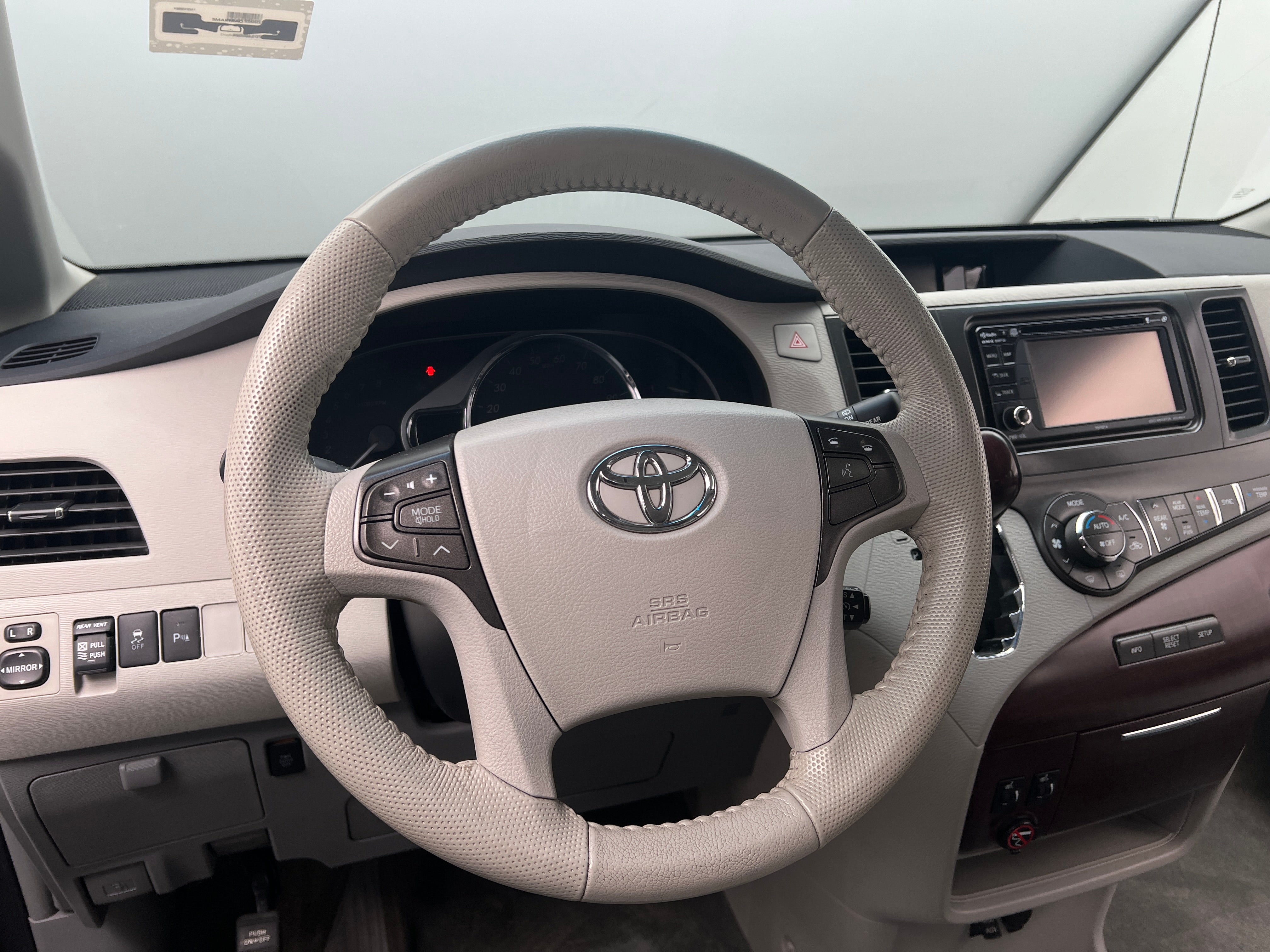 2013 Toyota Sienna XLE 5