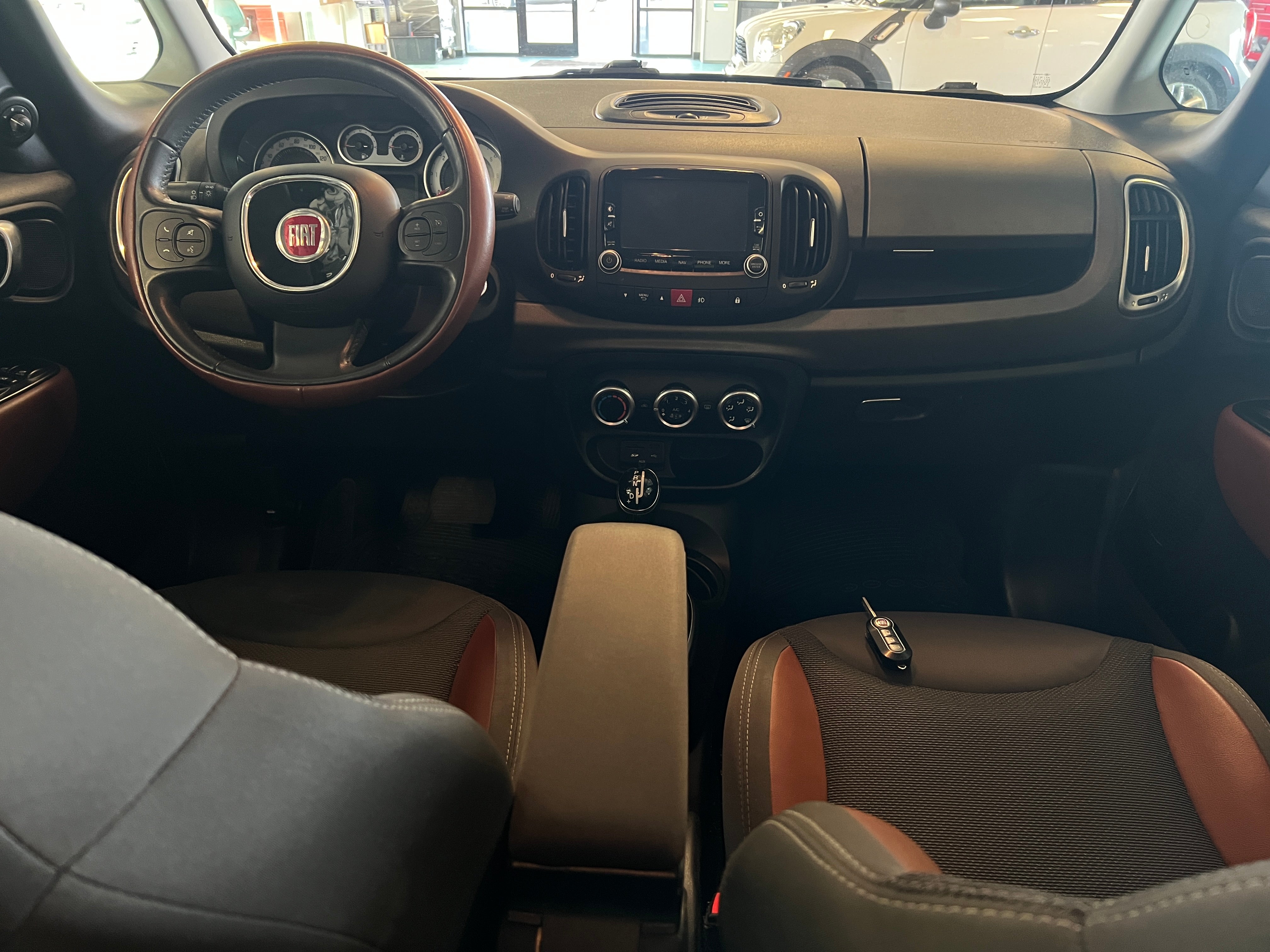 2014 Fiat 500L Trekking 3