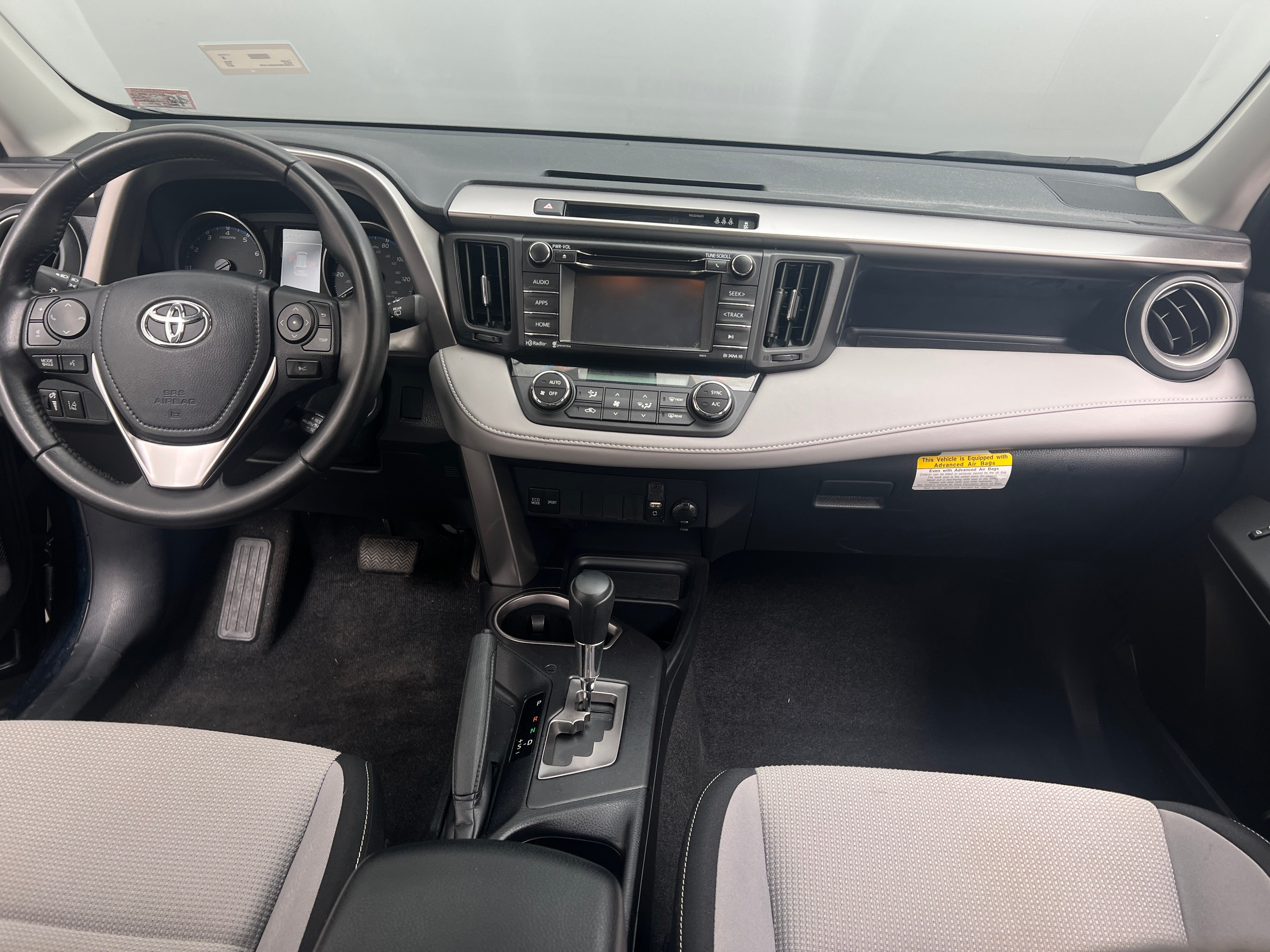 2017 Toyota RAV4 XLE 3