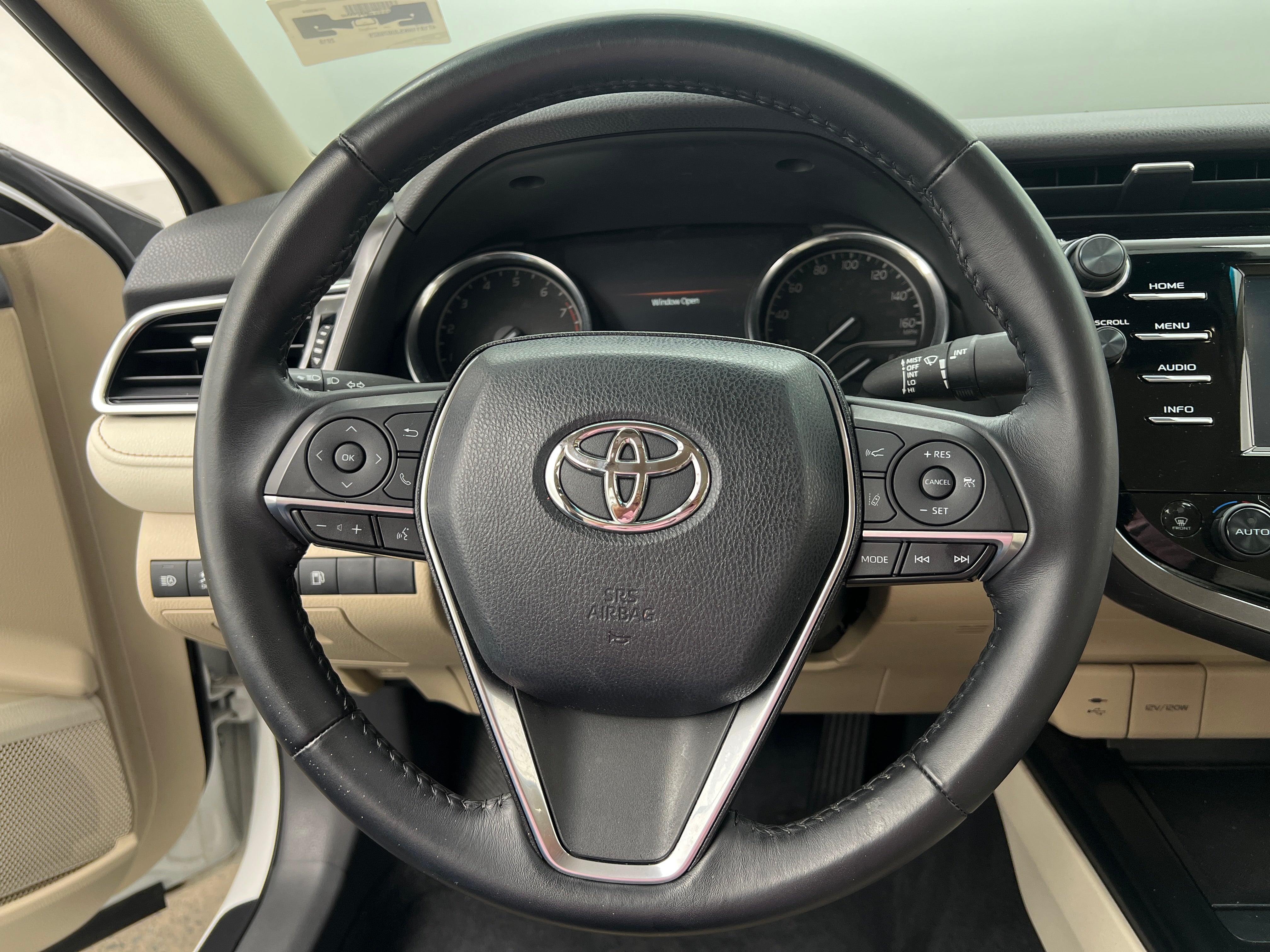 2018 Toyota Camry XLE 4