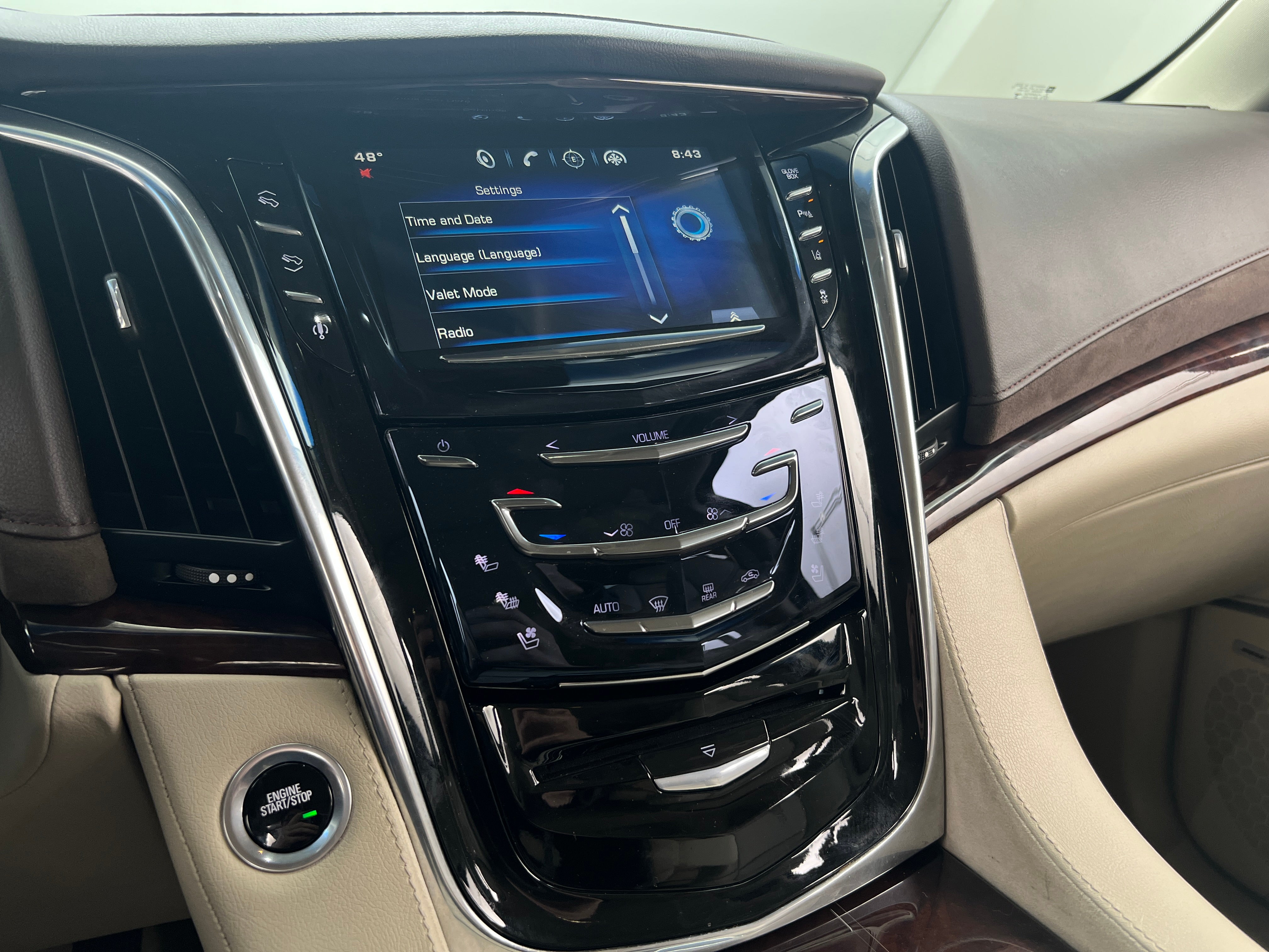 2015 Cadillac Escalade Luxury 3