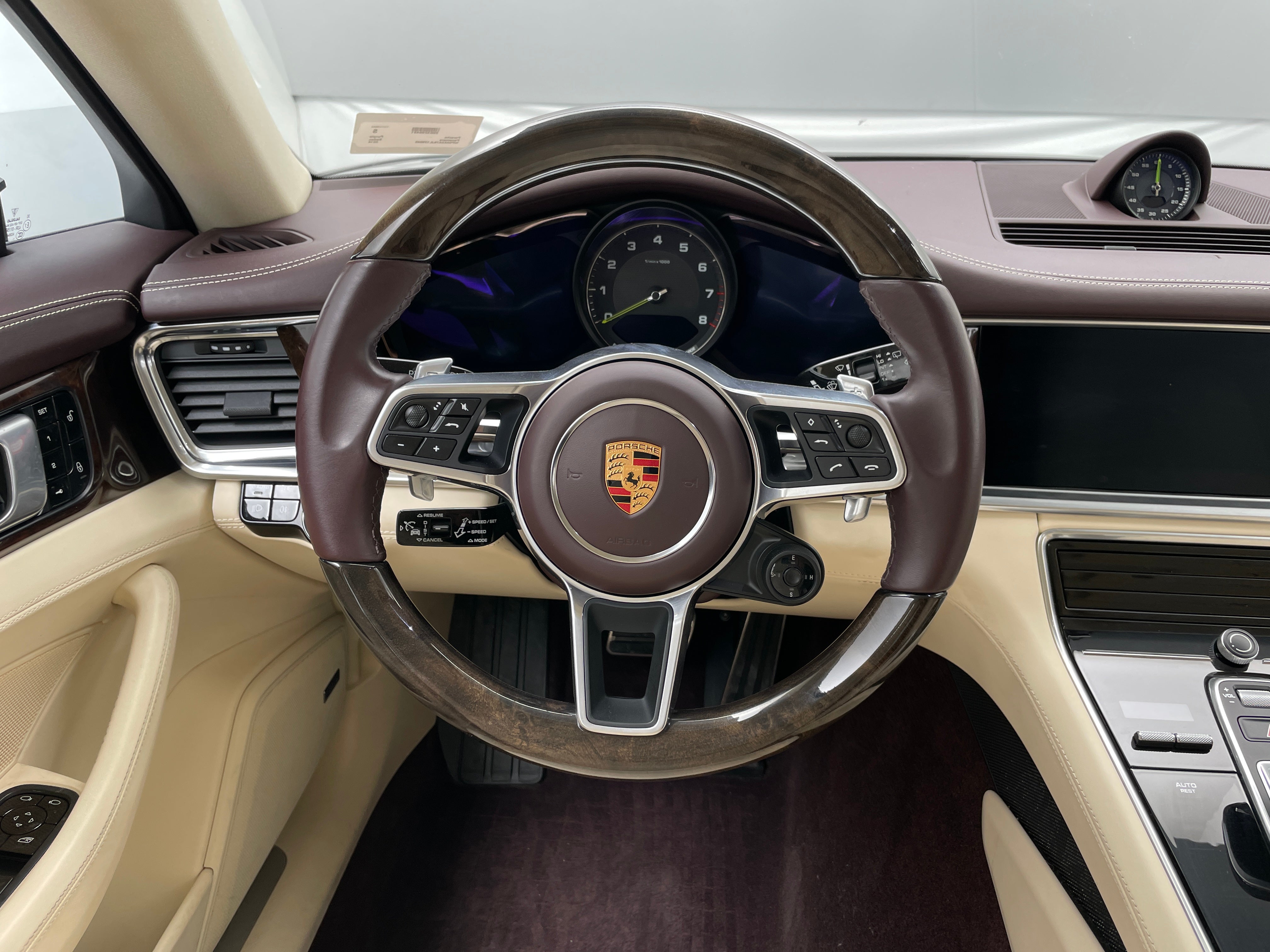 2018 Porsche Panamera 4 4