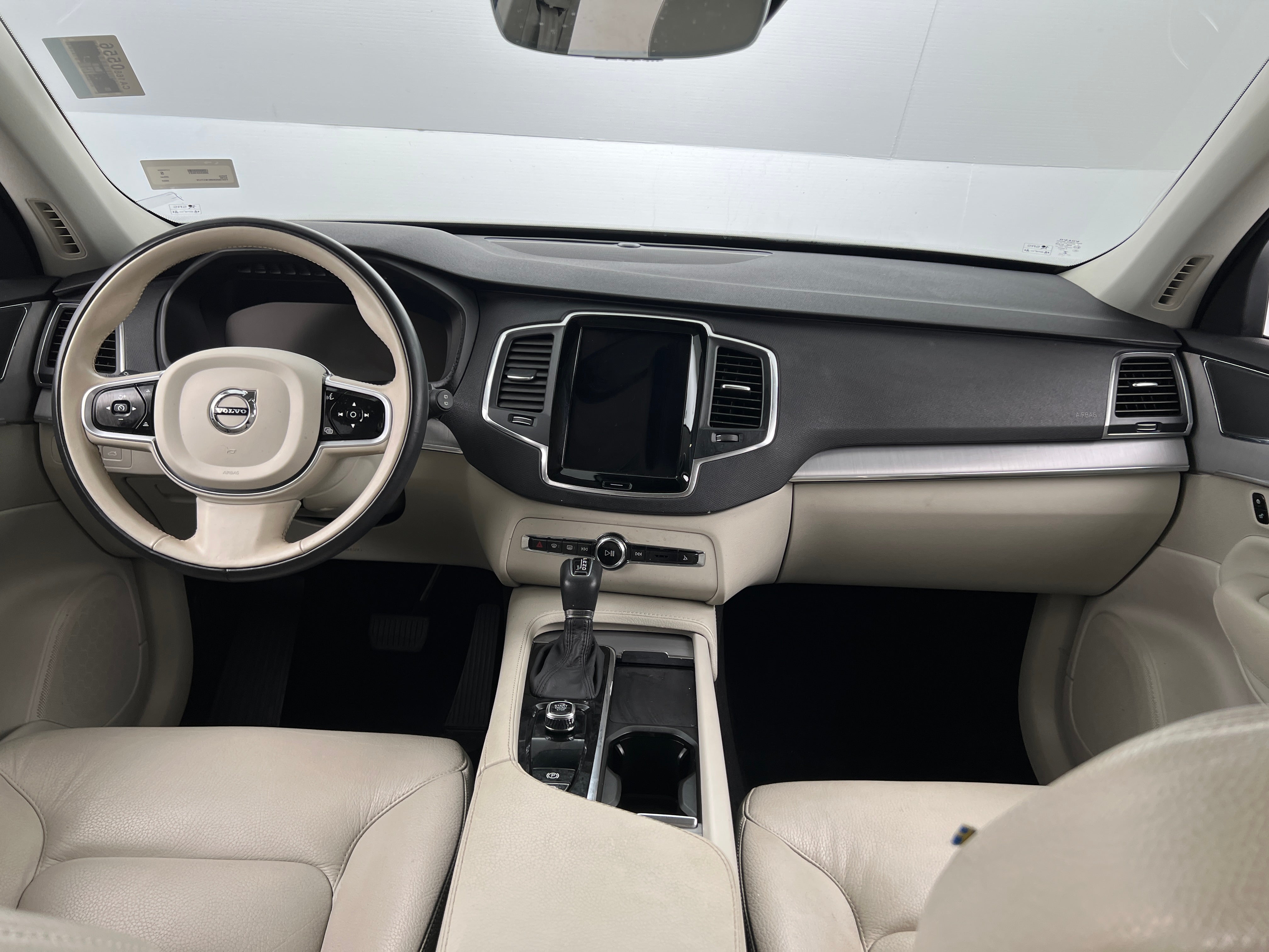 2022 Volvo XC90 T5 Momentum 3