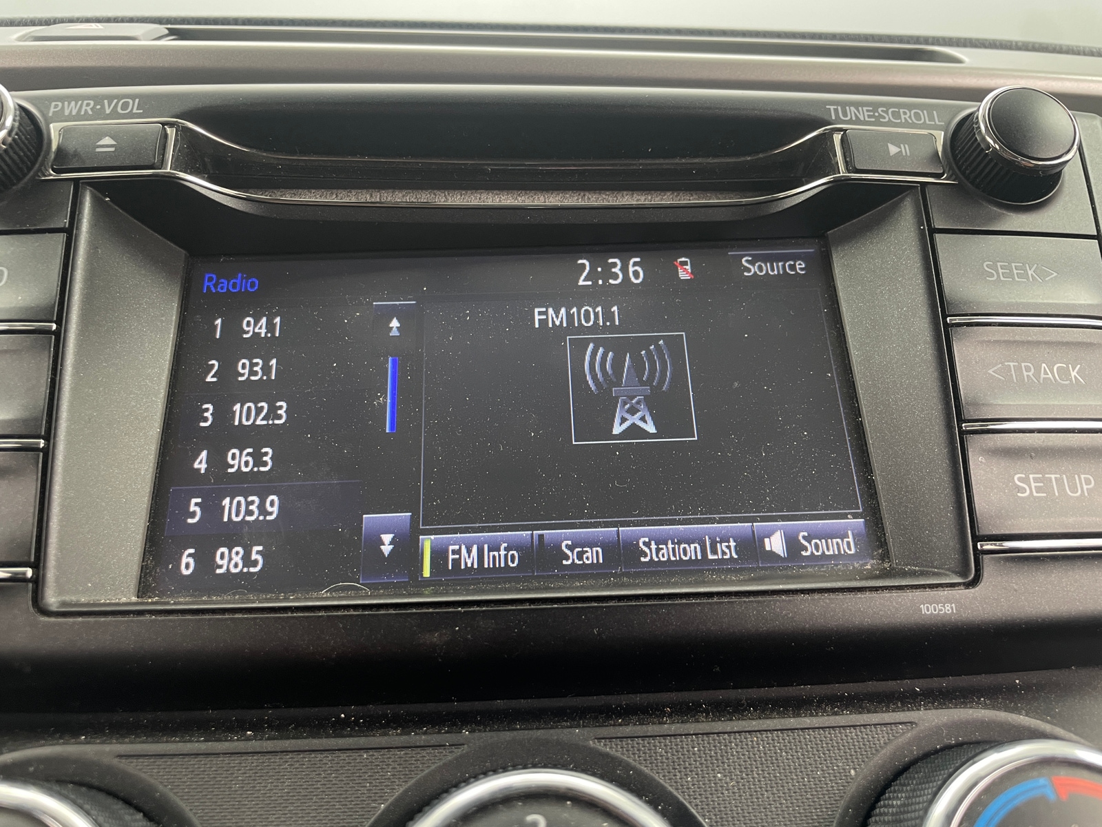 Thumbnail: 2016 Toyota RAV4 - 4