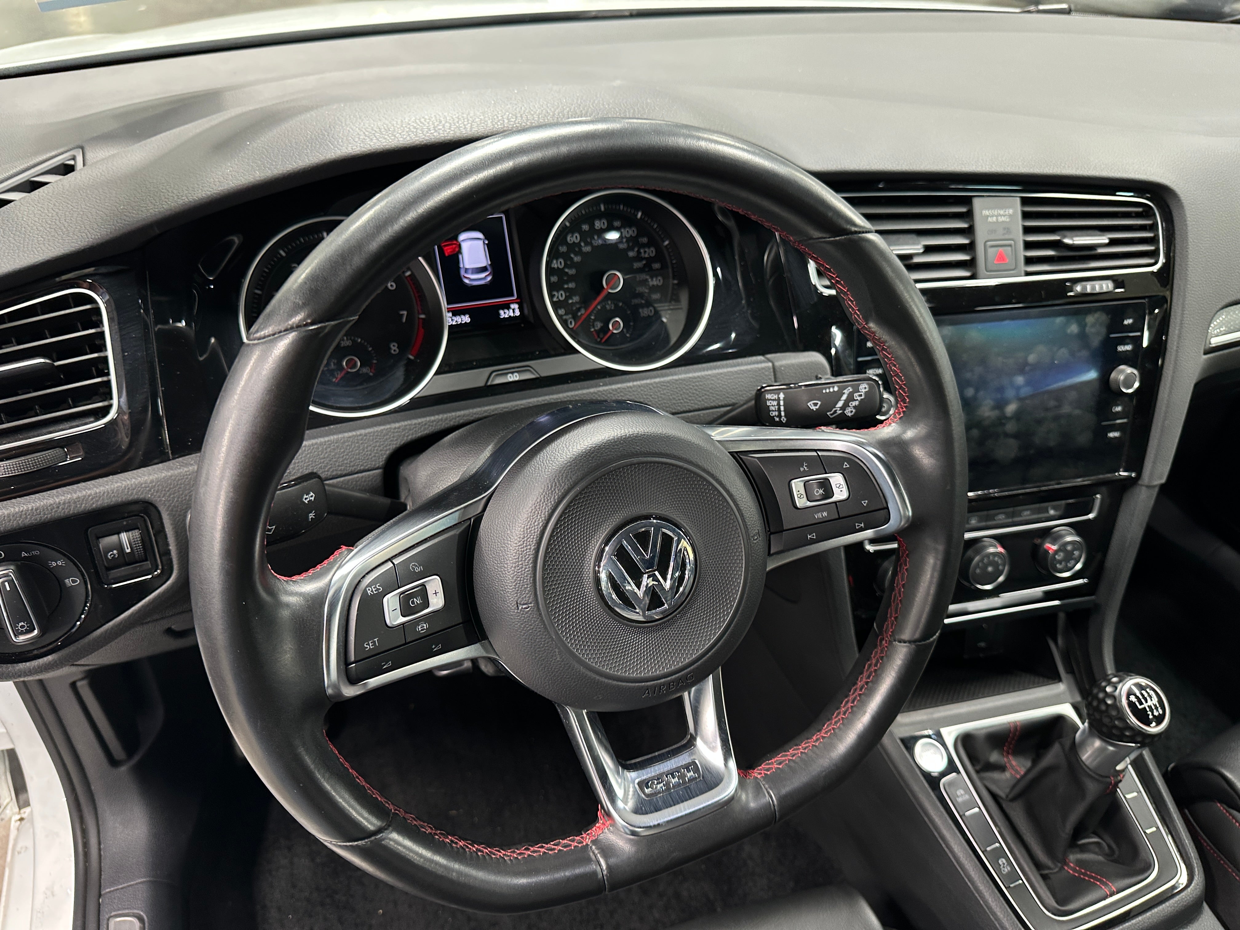 2019 Volkswagen Golf GTI SE 3