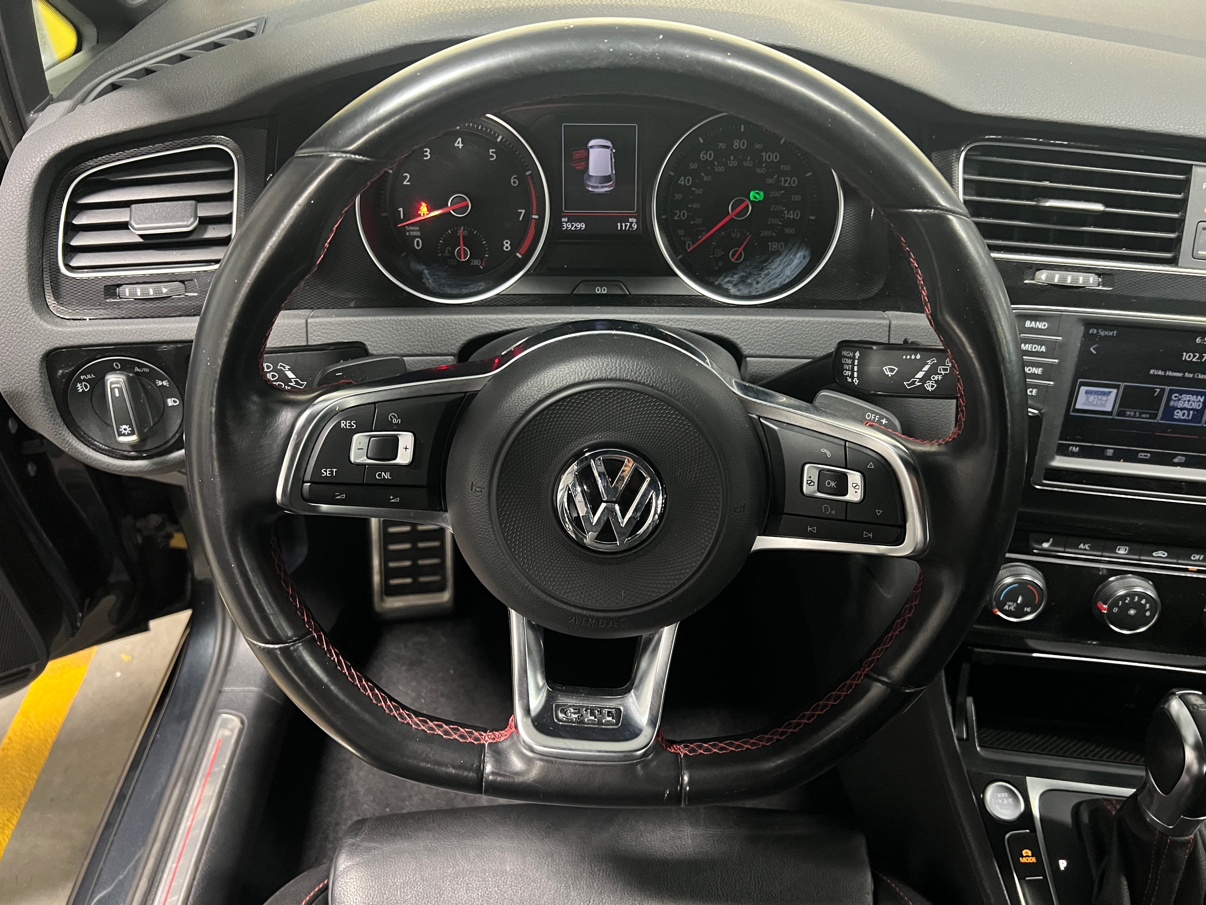 2017 Volkswagen Golf GTI SE 4