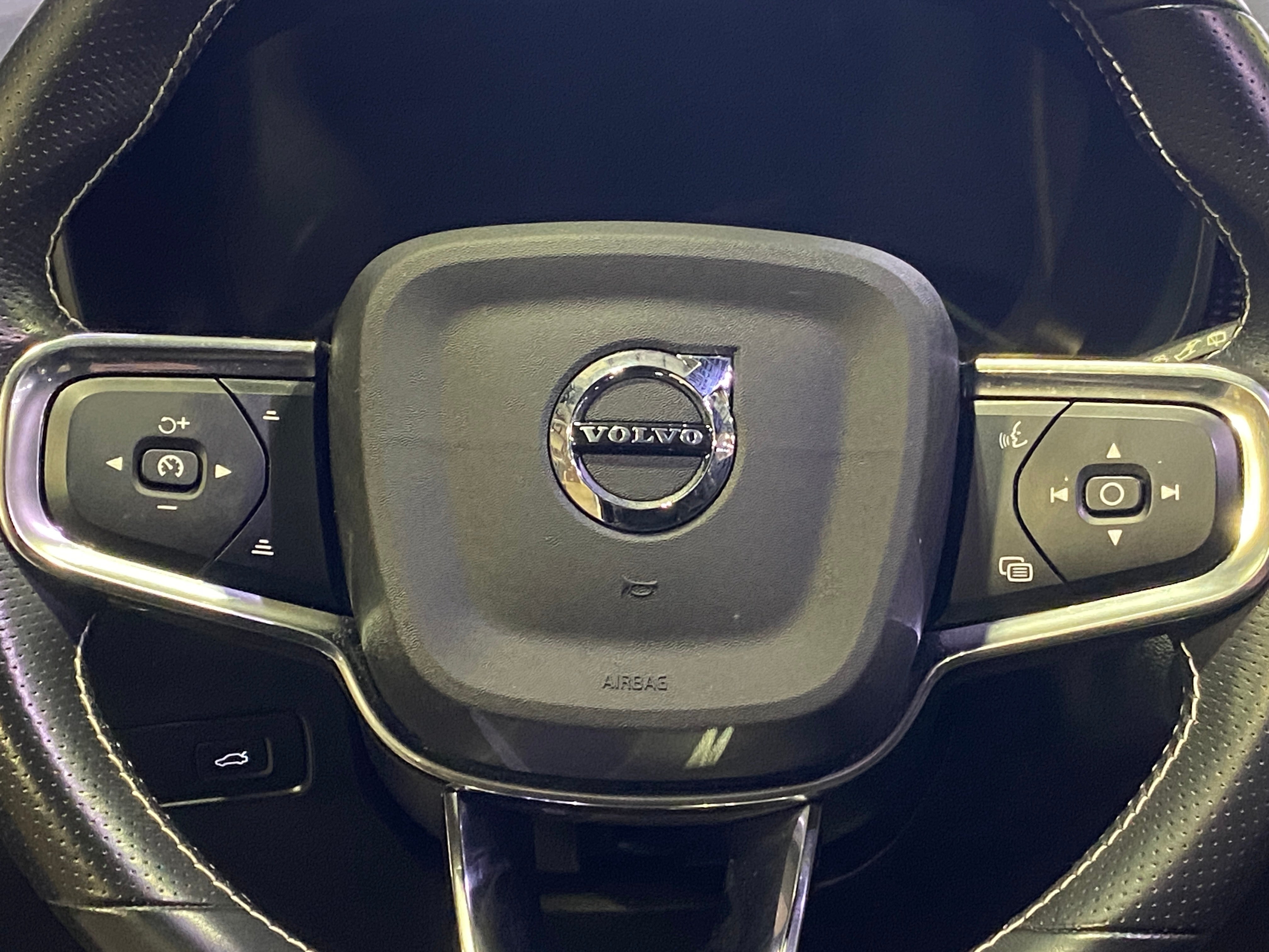 2021 Volvo XC40 Recharge Core 5