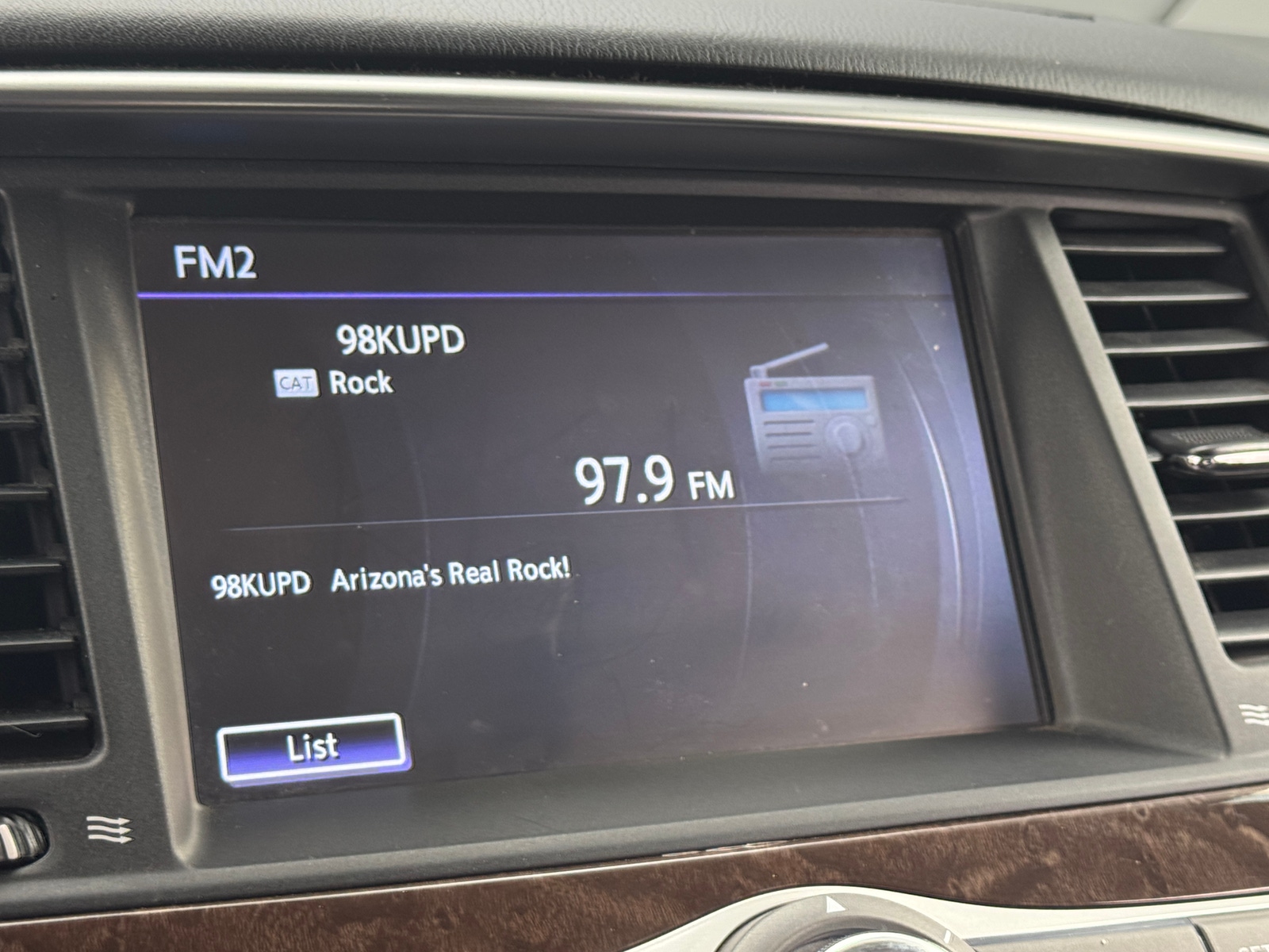 Thumbnail: 2016 INFINITI QX80 - 4