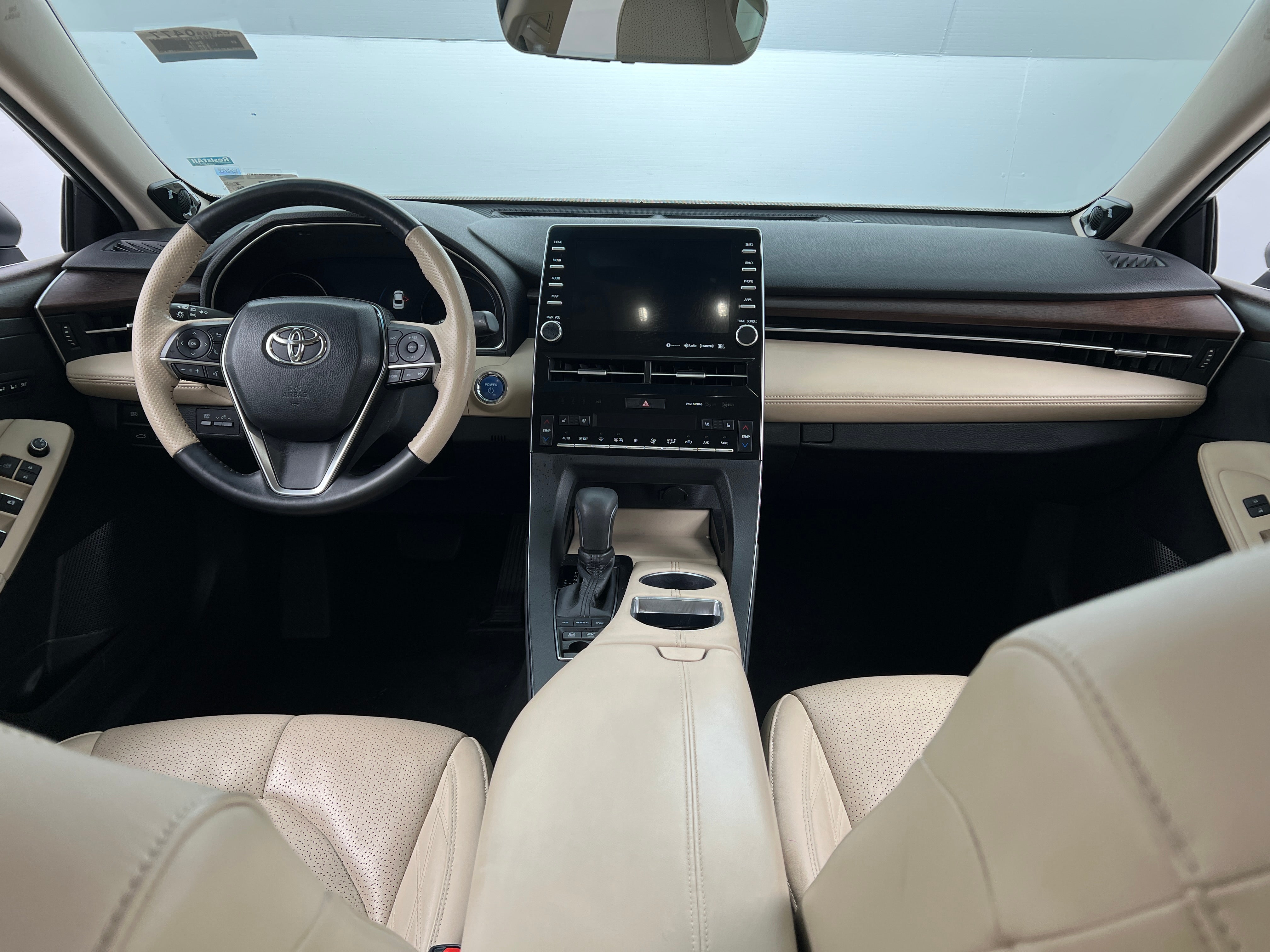 2019 Toyota Avalon Limited 3