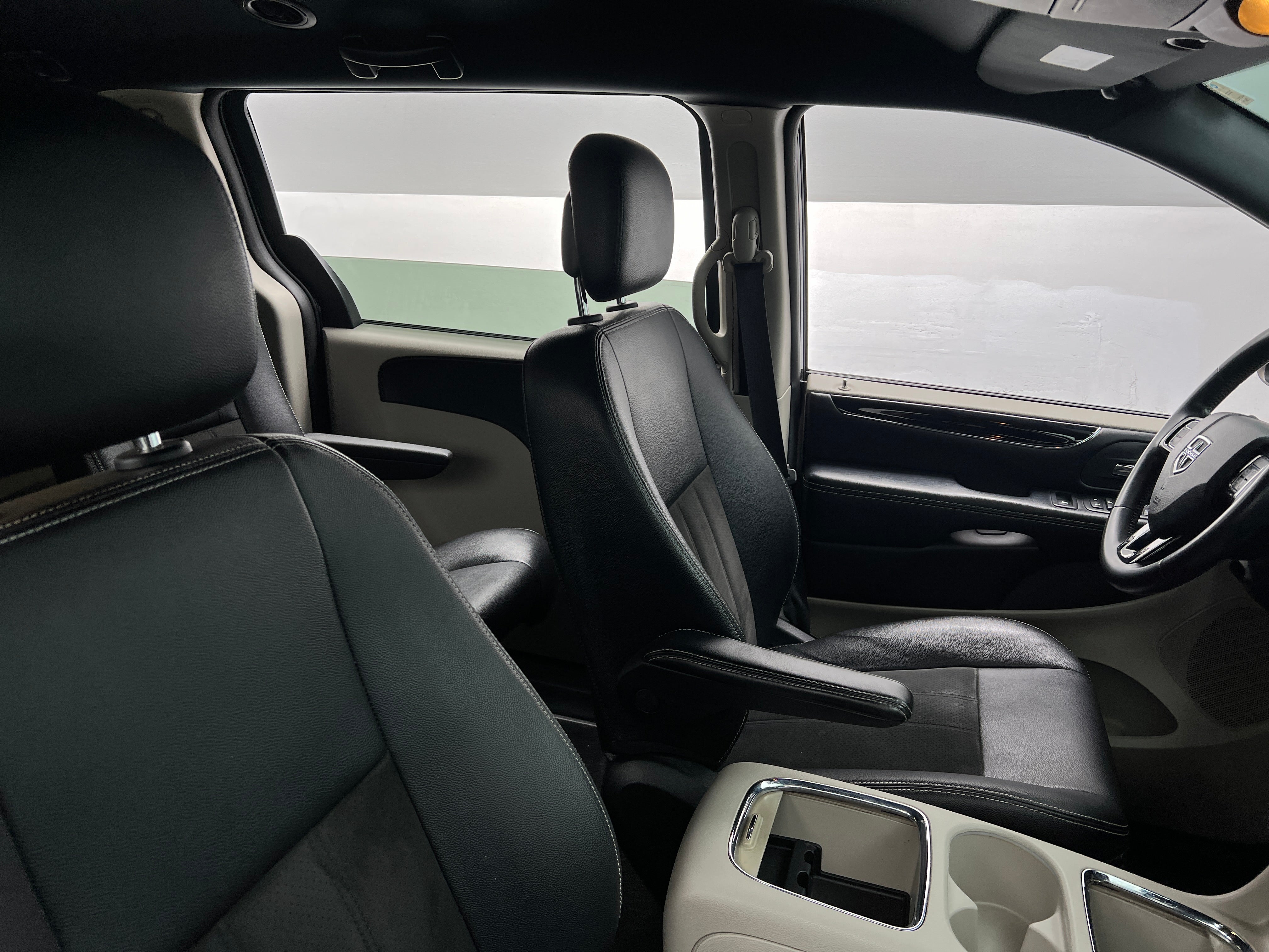 2019 Dodge Grand Caravan SXT 2