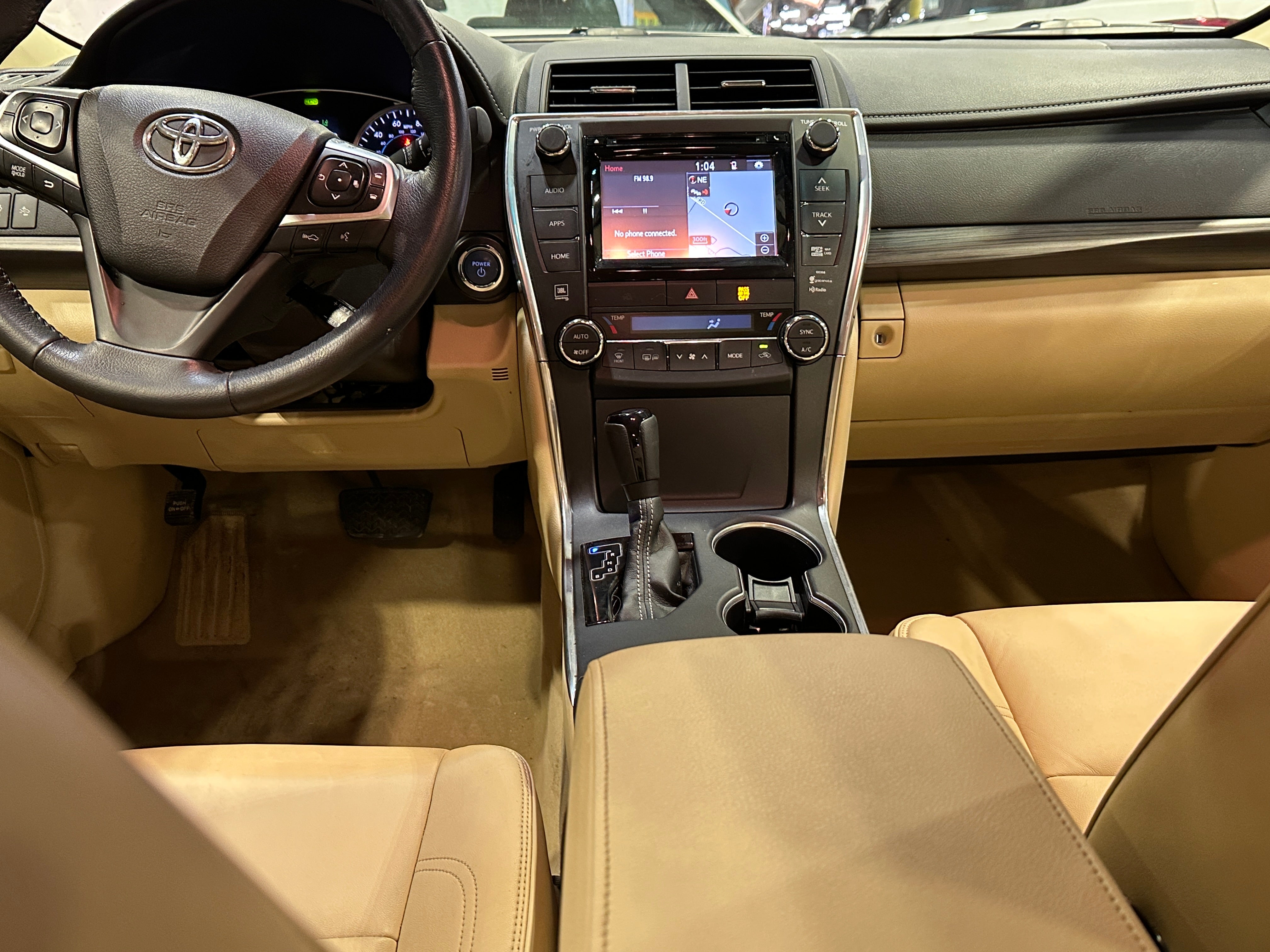 2015 Toyota Camry XLE 2