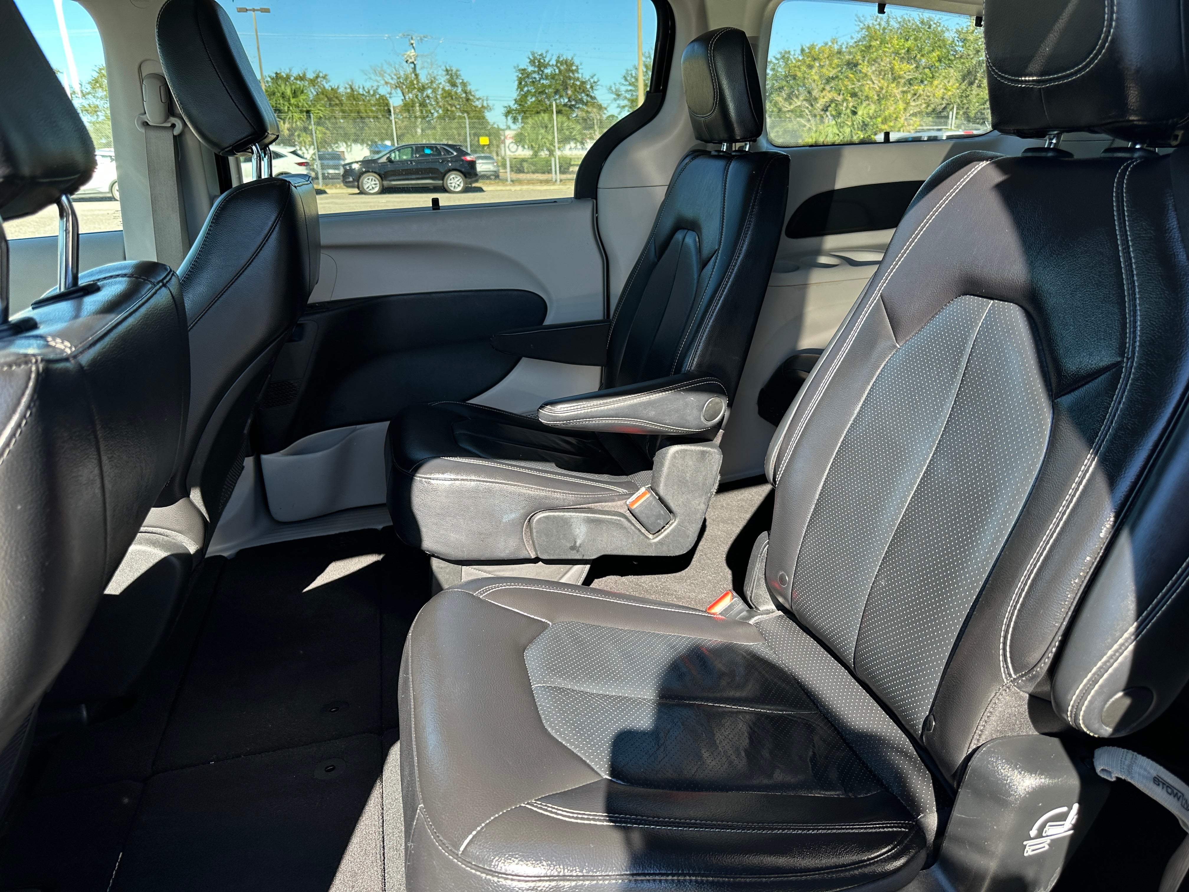 2022 Chrysler Pacifica Touring L 5