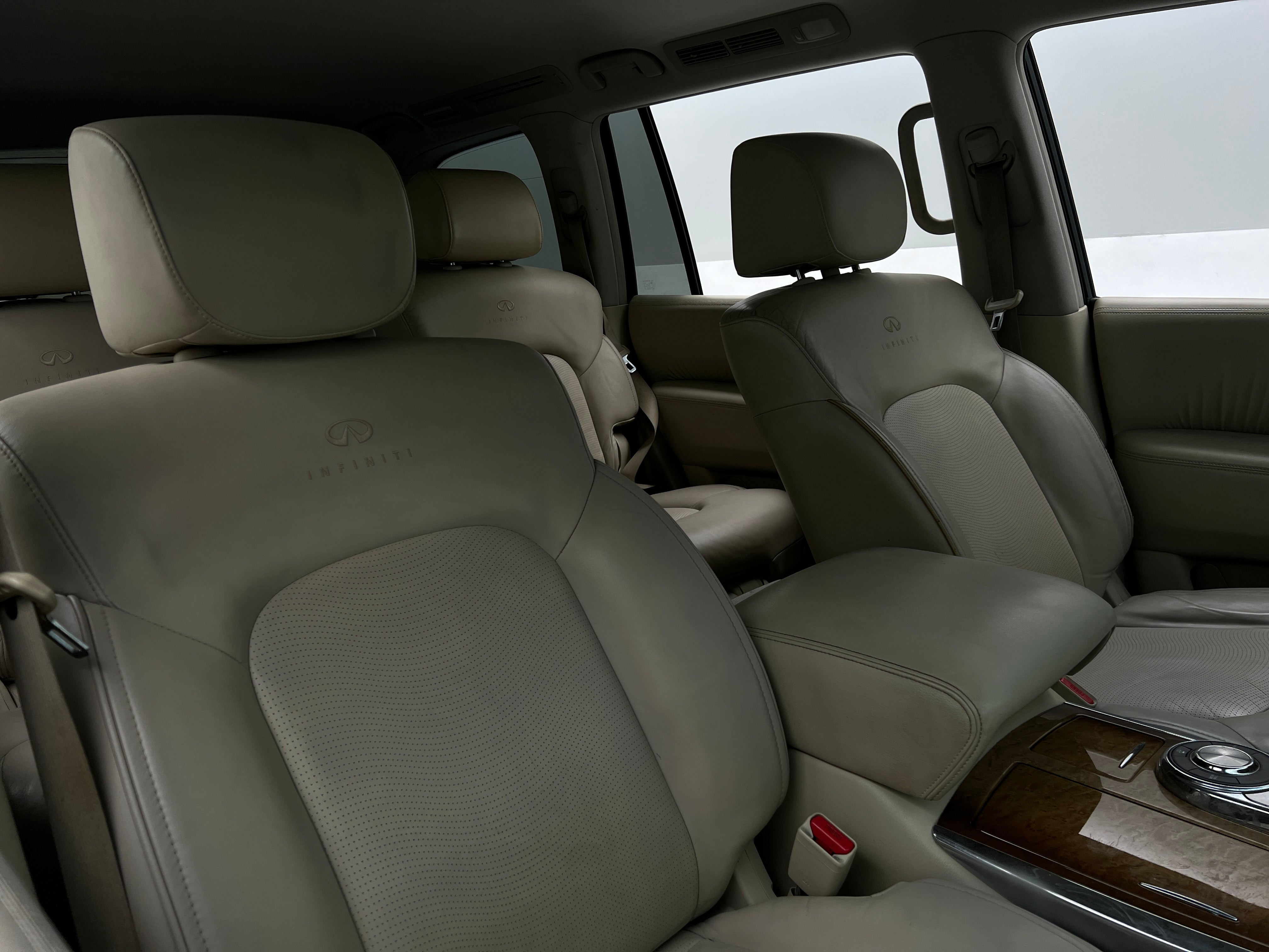 2014 INFINITI QX80 Base 2