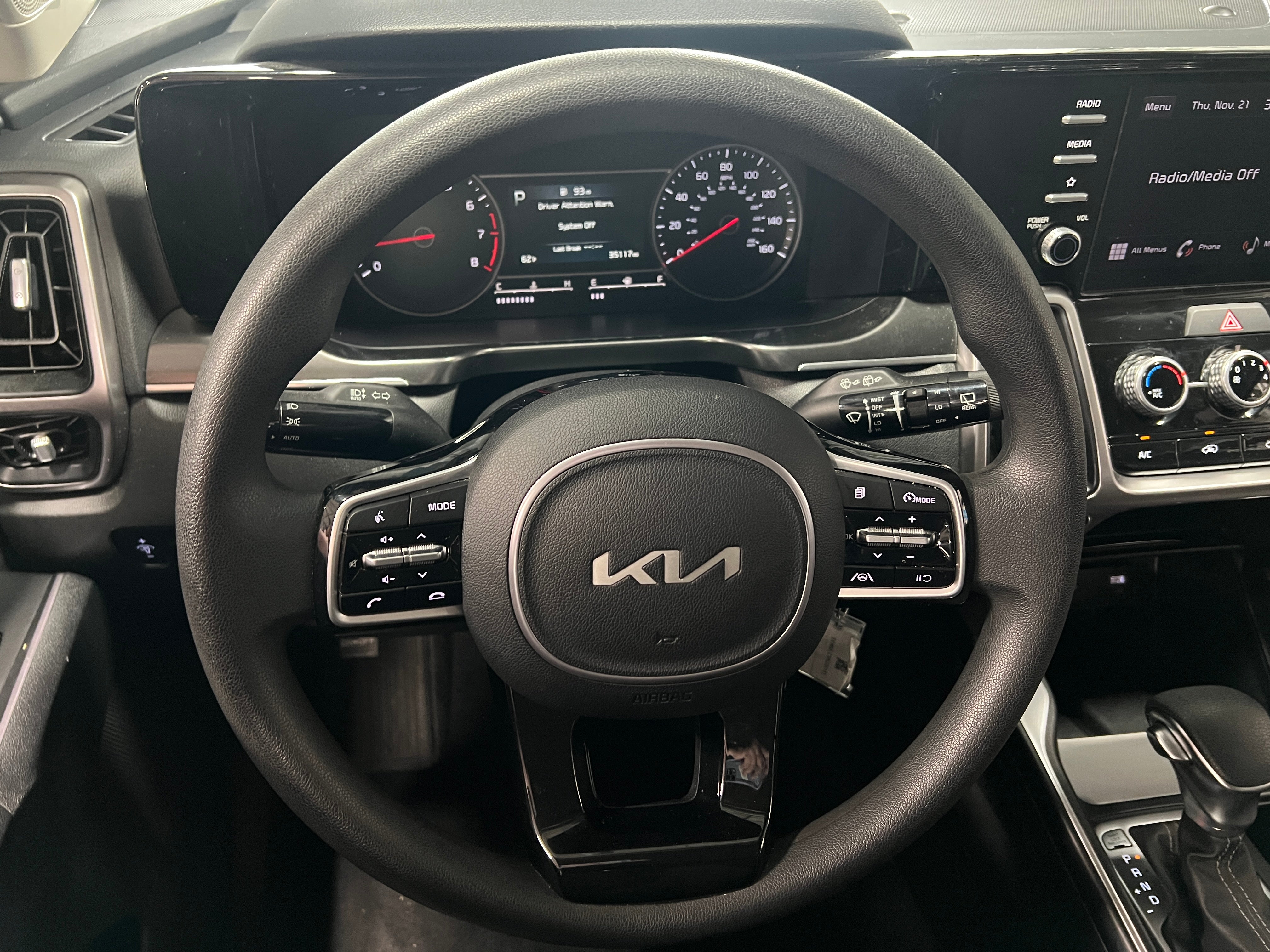 2023 Kia Sorento LX 5