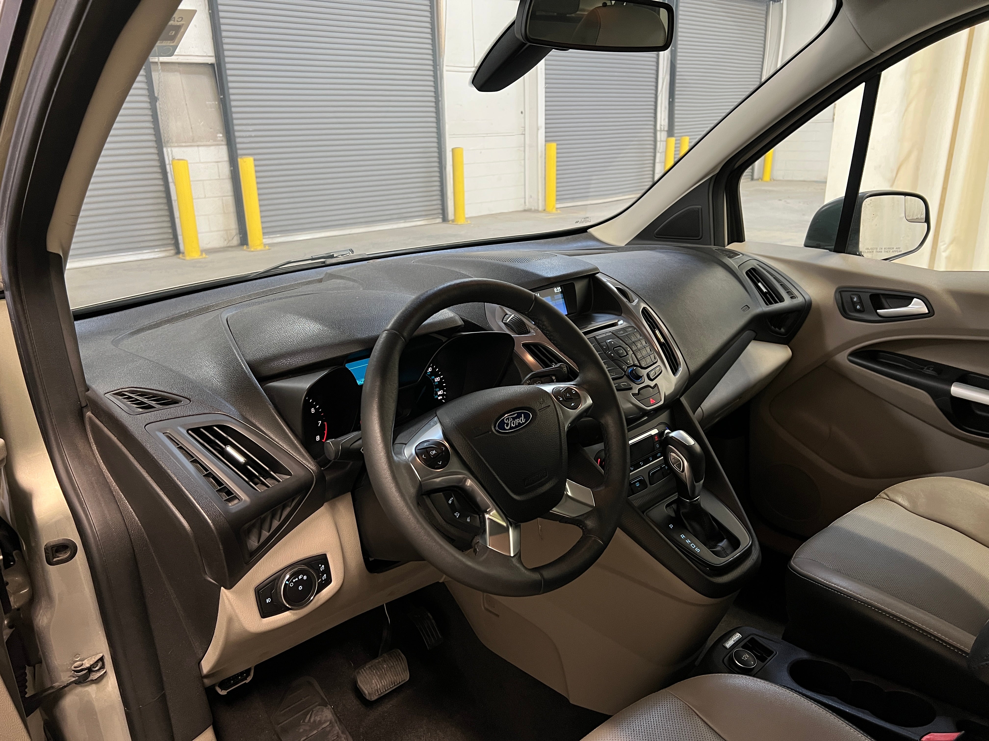 2014 Ford Transit Series Connect XLT 2