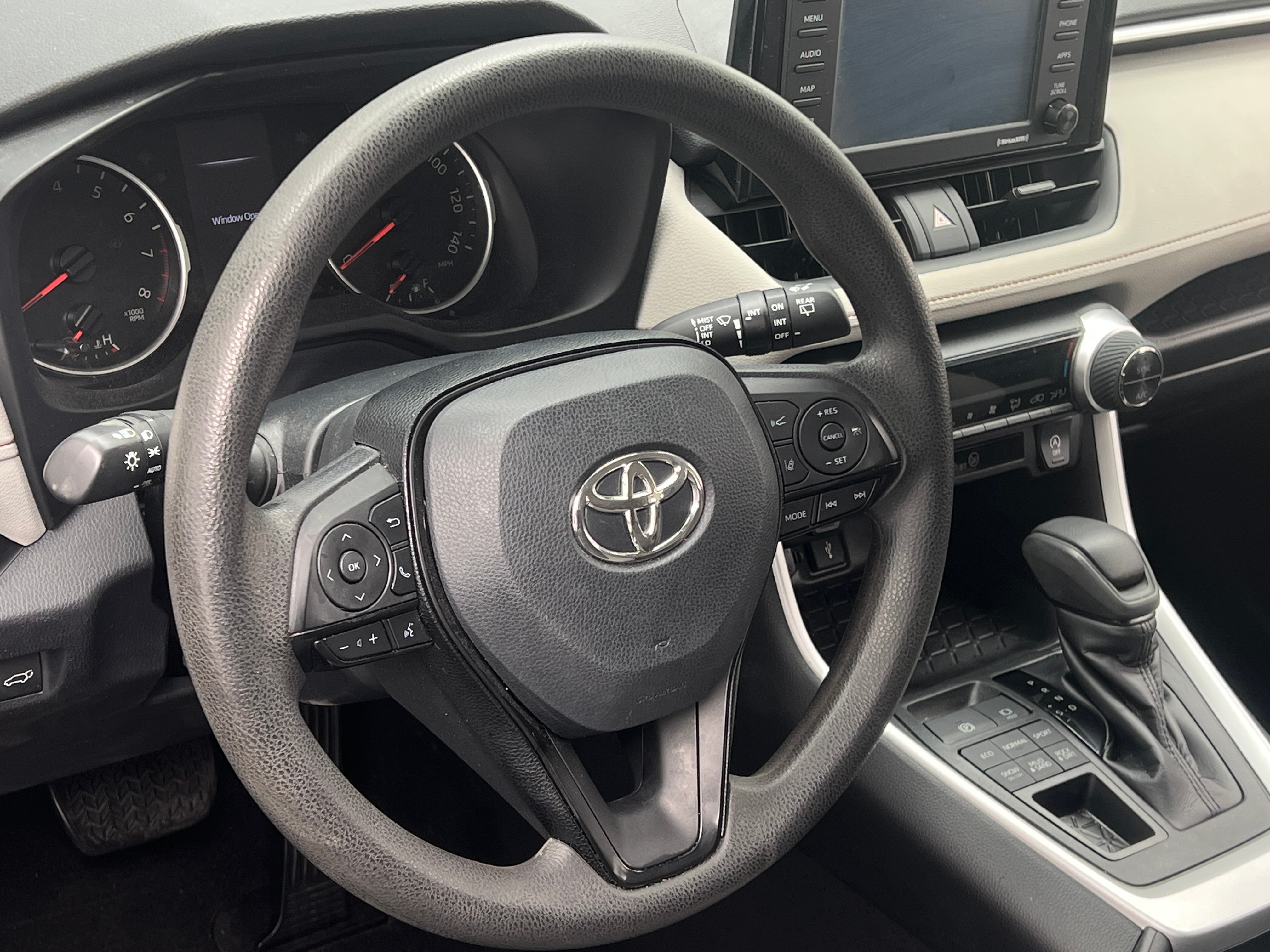 2020 Toyota RAV4 XLE 5