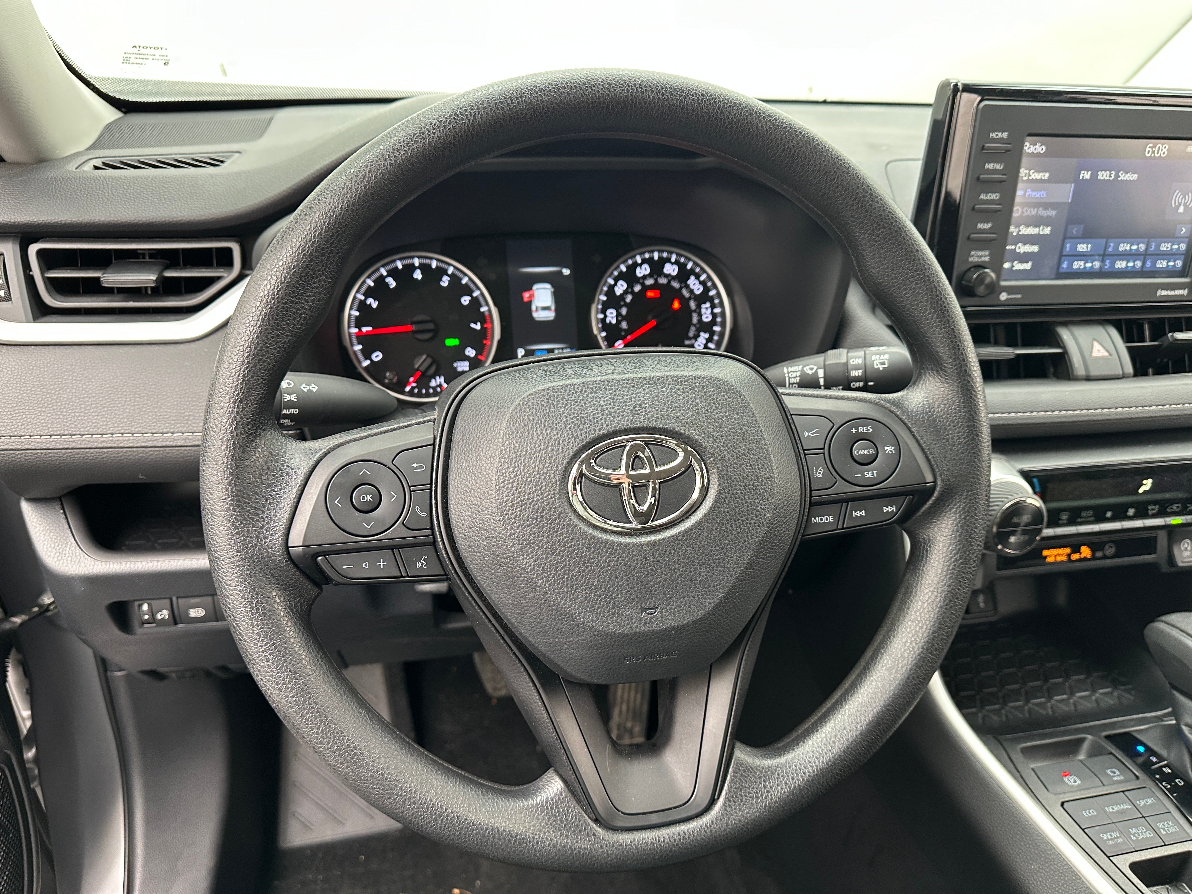 2022 Toyota RAV4 XLE 5