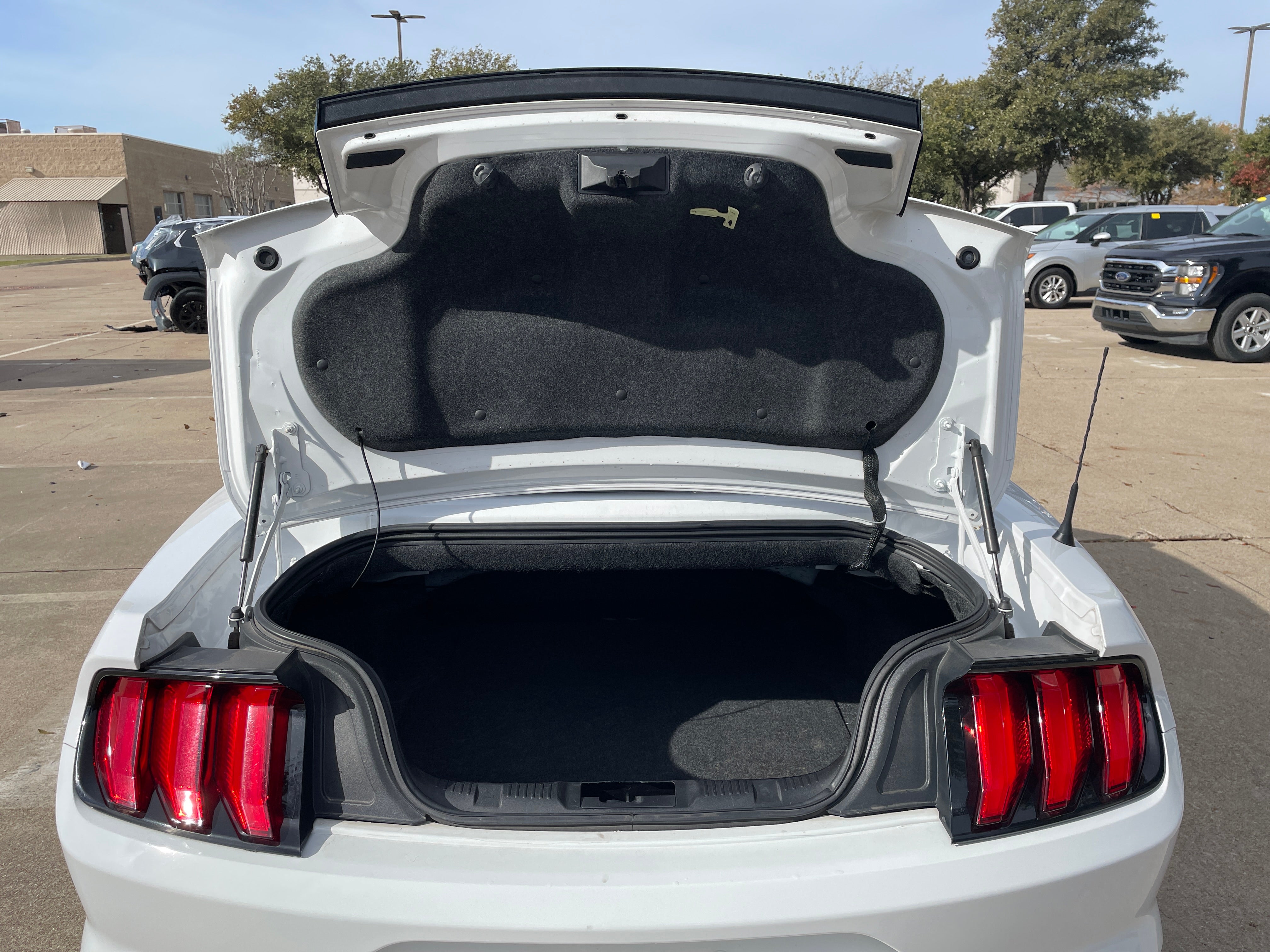 2022 Ford Mustang  5