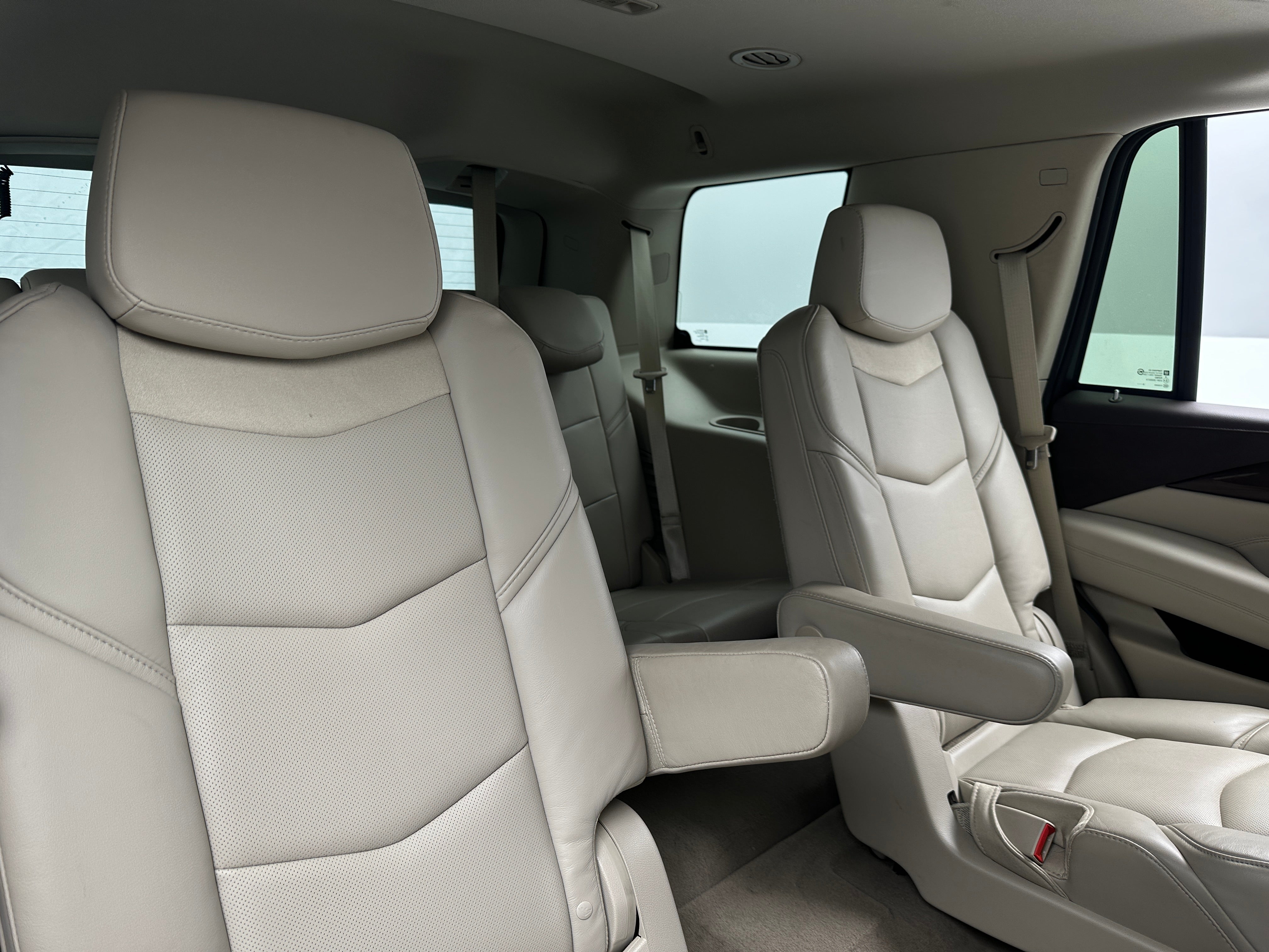 2016 Cadillac Escalade Luxury 5