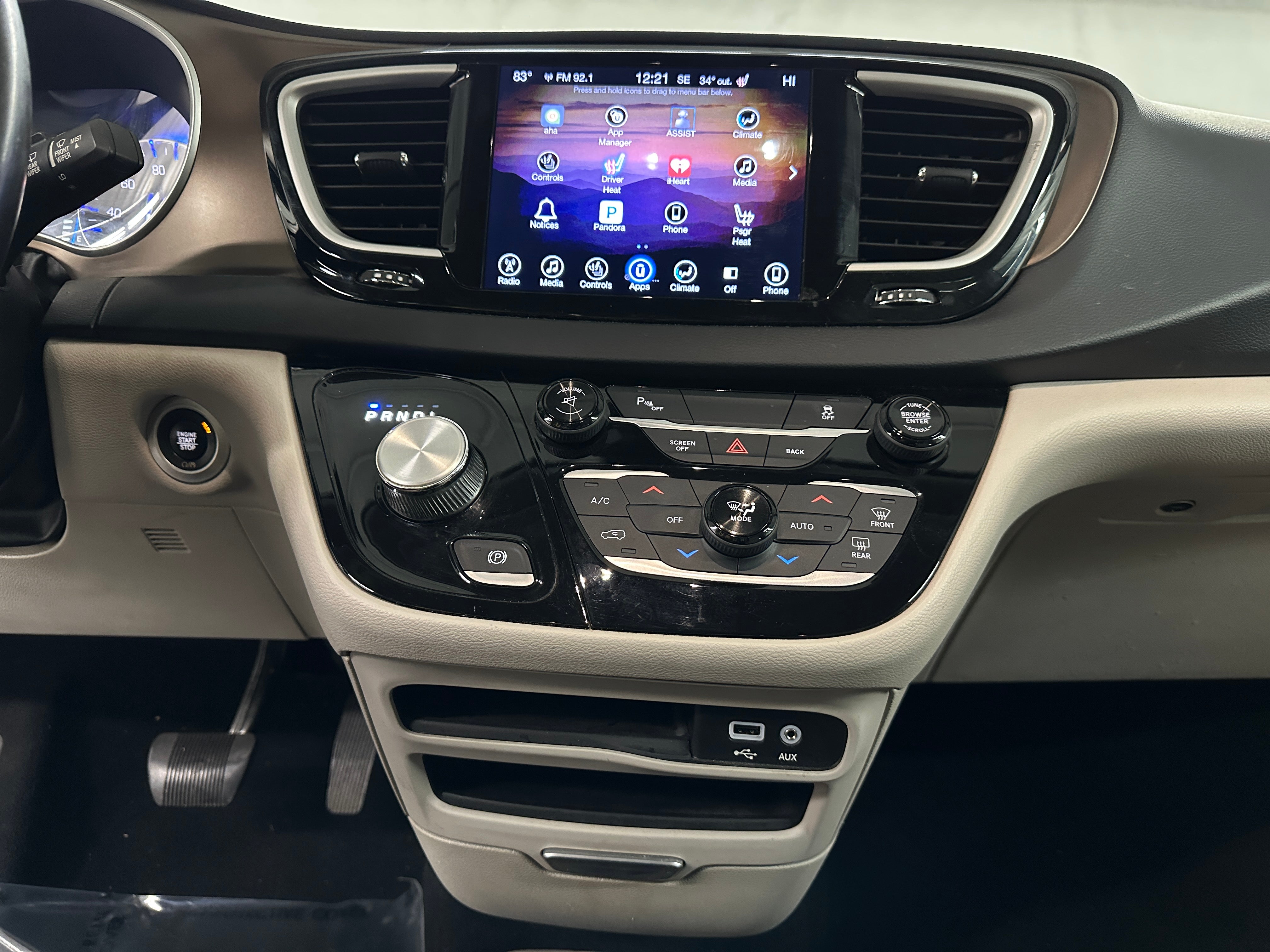 2017 Chrysler Pacifica Touring L 3