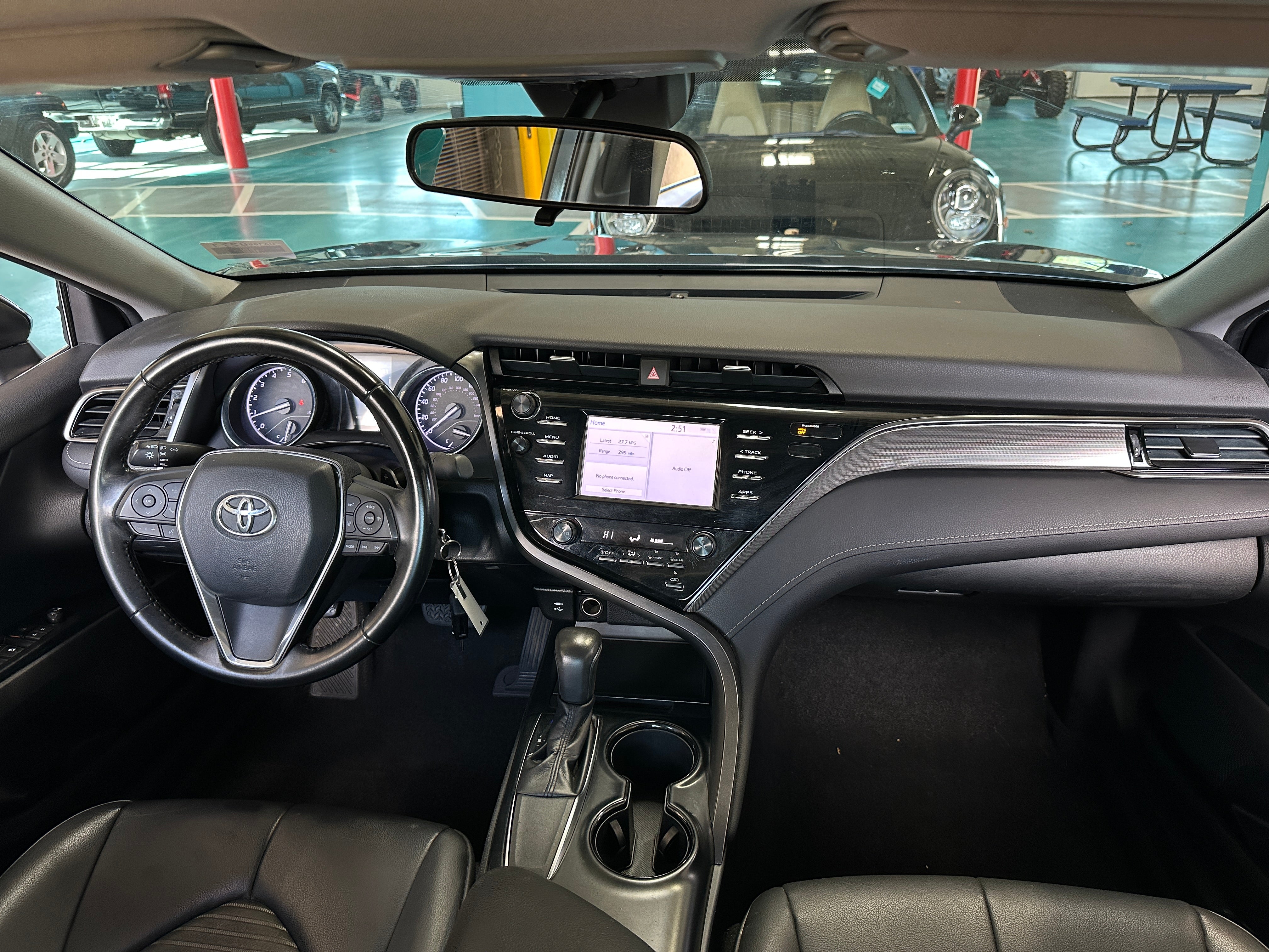 2019 Toyota Camry SE 3