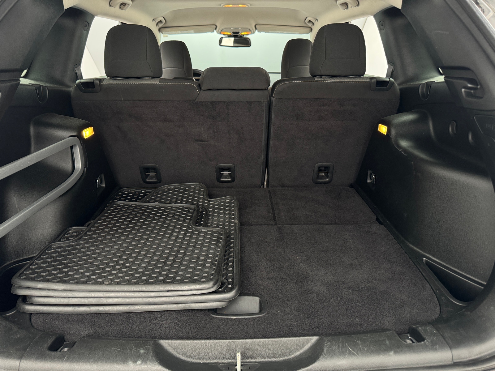 Thumbnail: 2017 Jeep Cherokee - 7