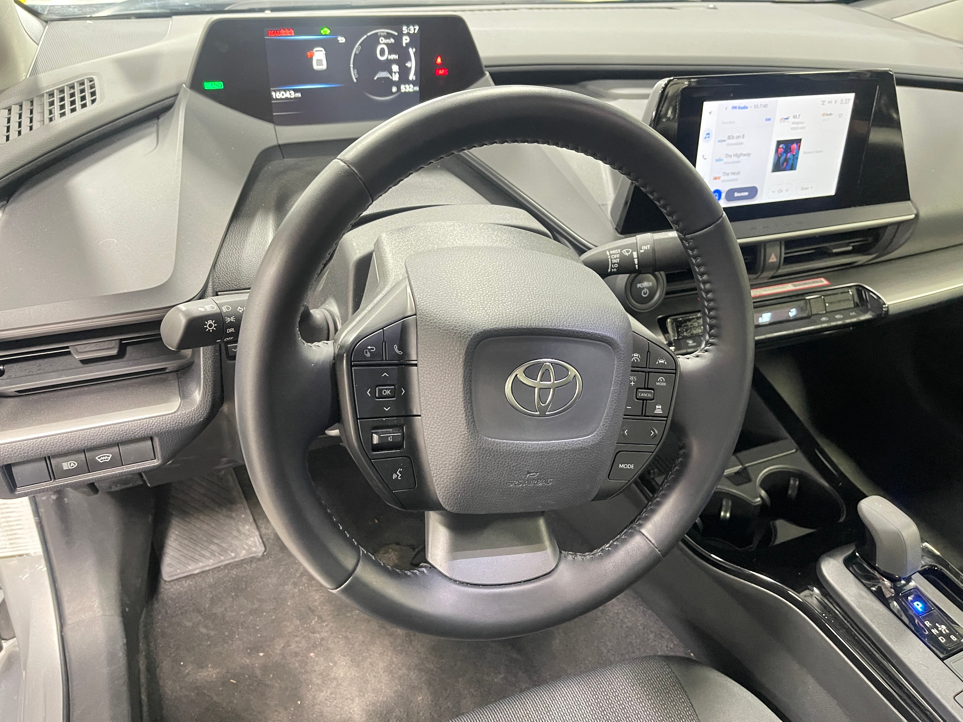 2024 Toyota Prius LE 3