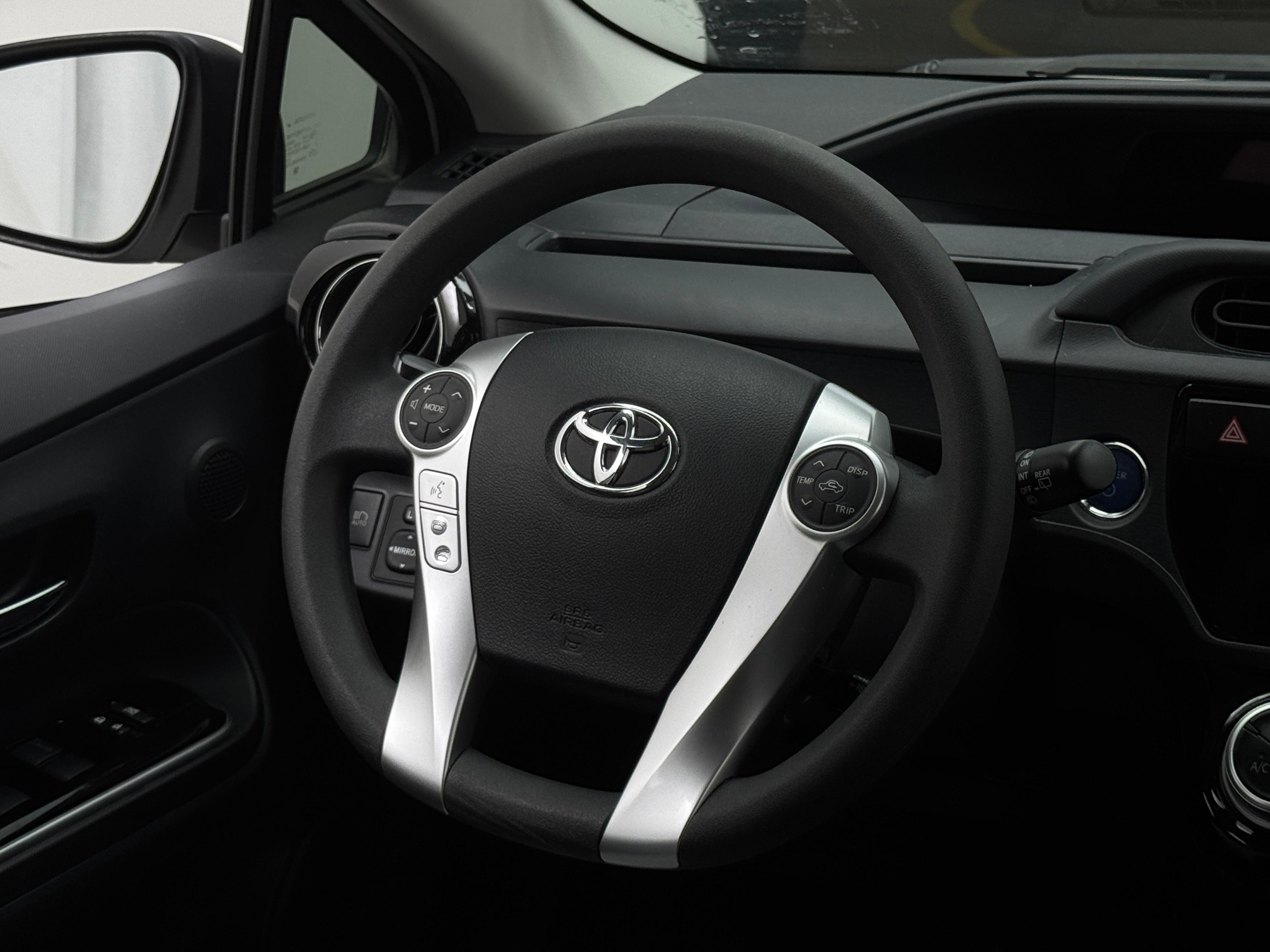 2017 Toyota Prius c Three 5