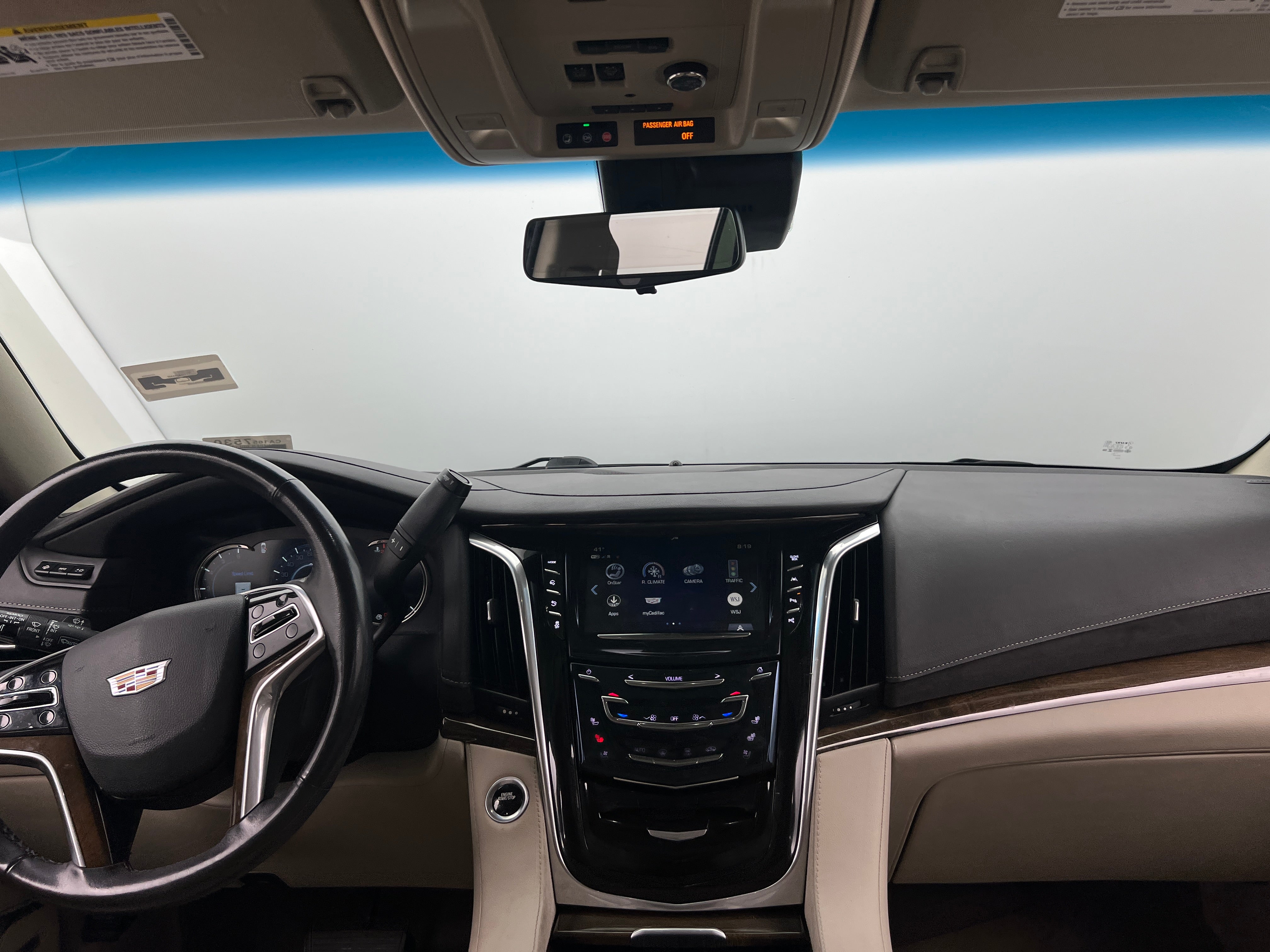 2019 Cadillac Escalade Luxury 2