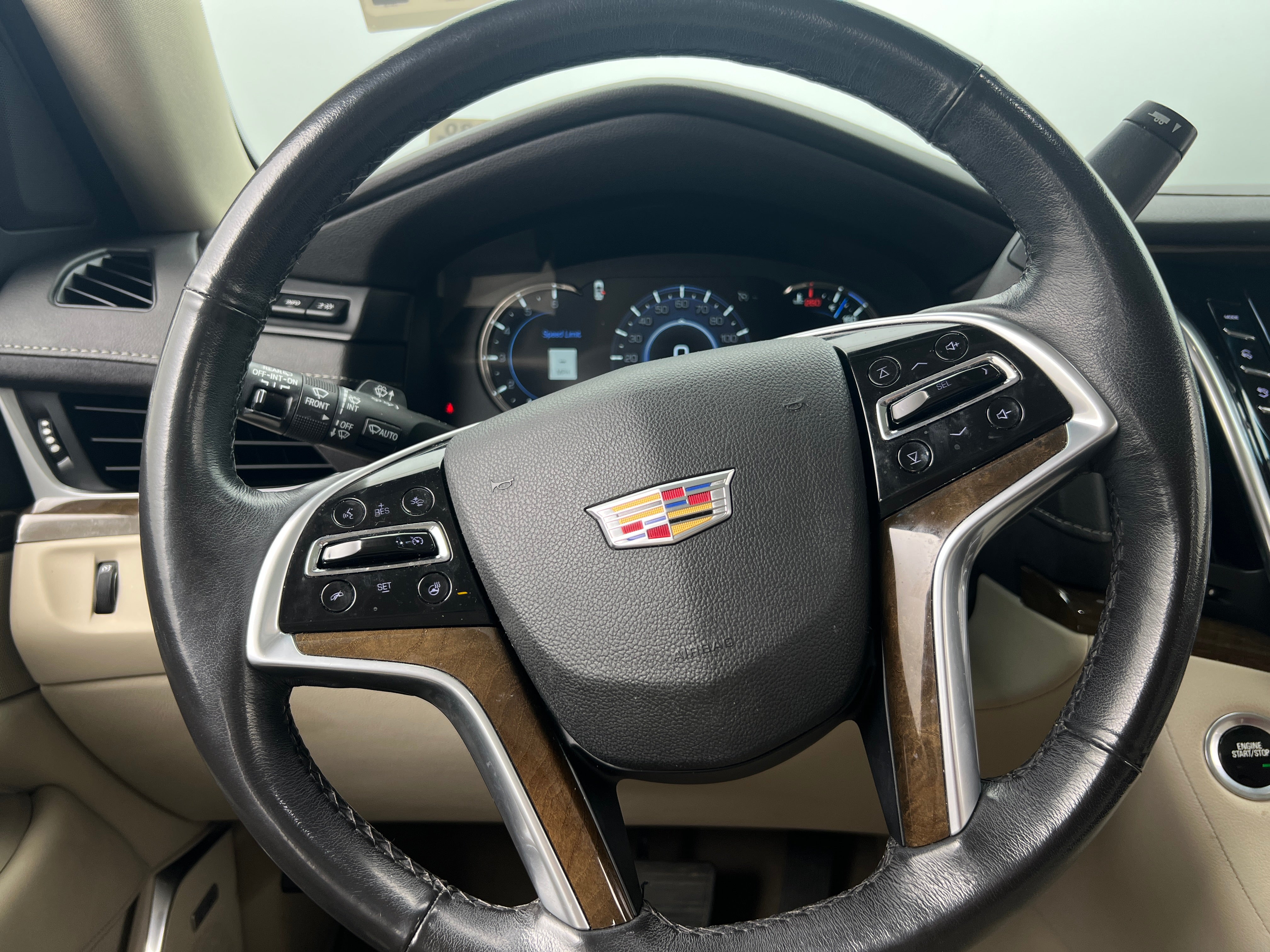 2019 Cadillac Escalade Luxury 4