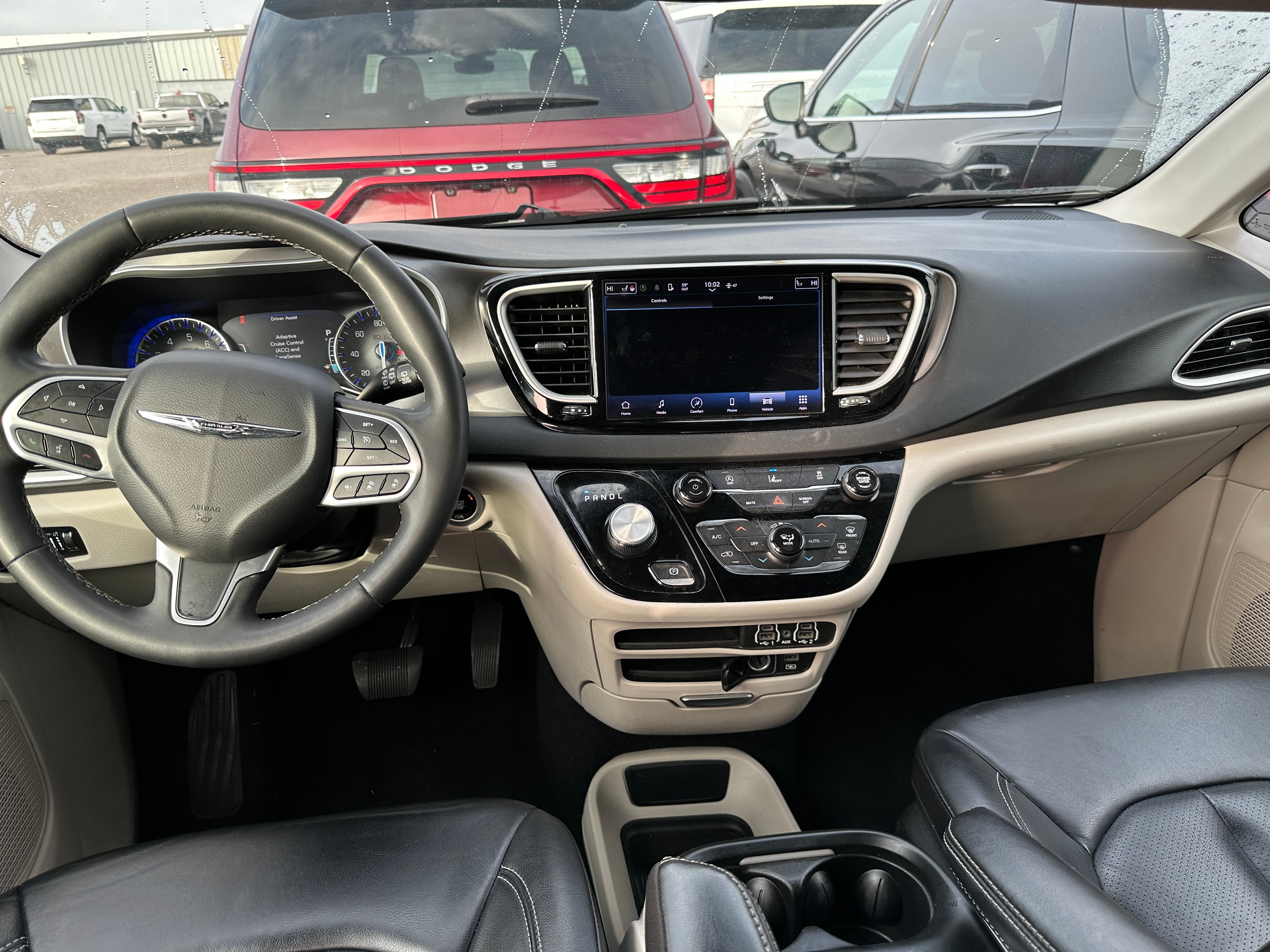 2022 Chrysler Pacifica Touring L 2