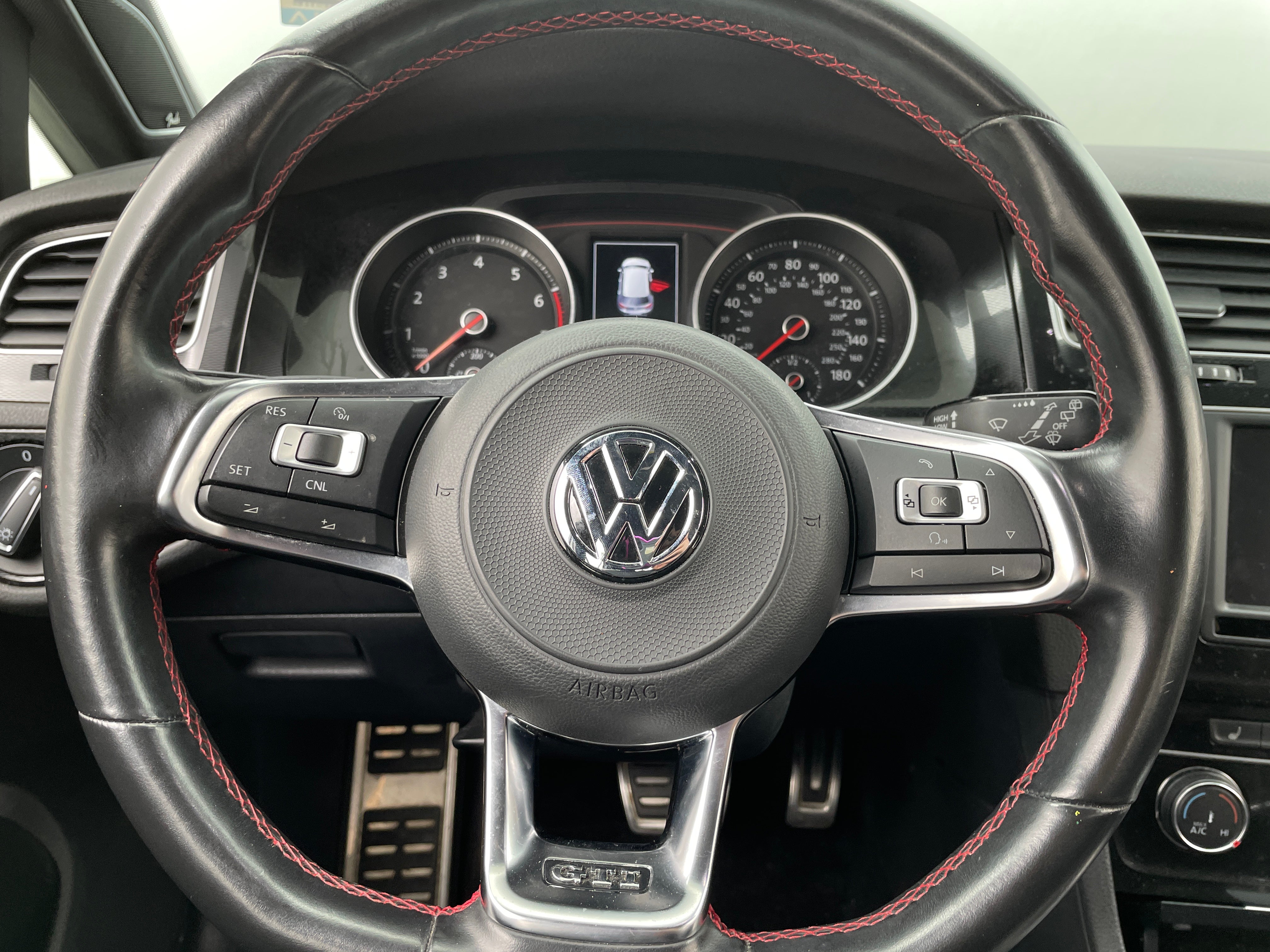 2017 Volkswagen Golf GTI SE 4