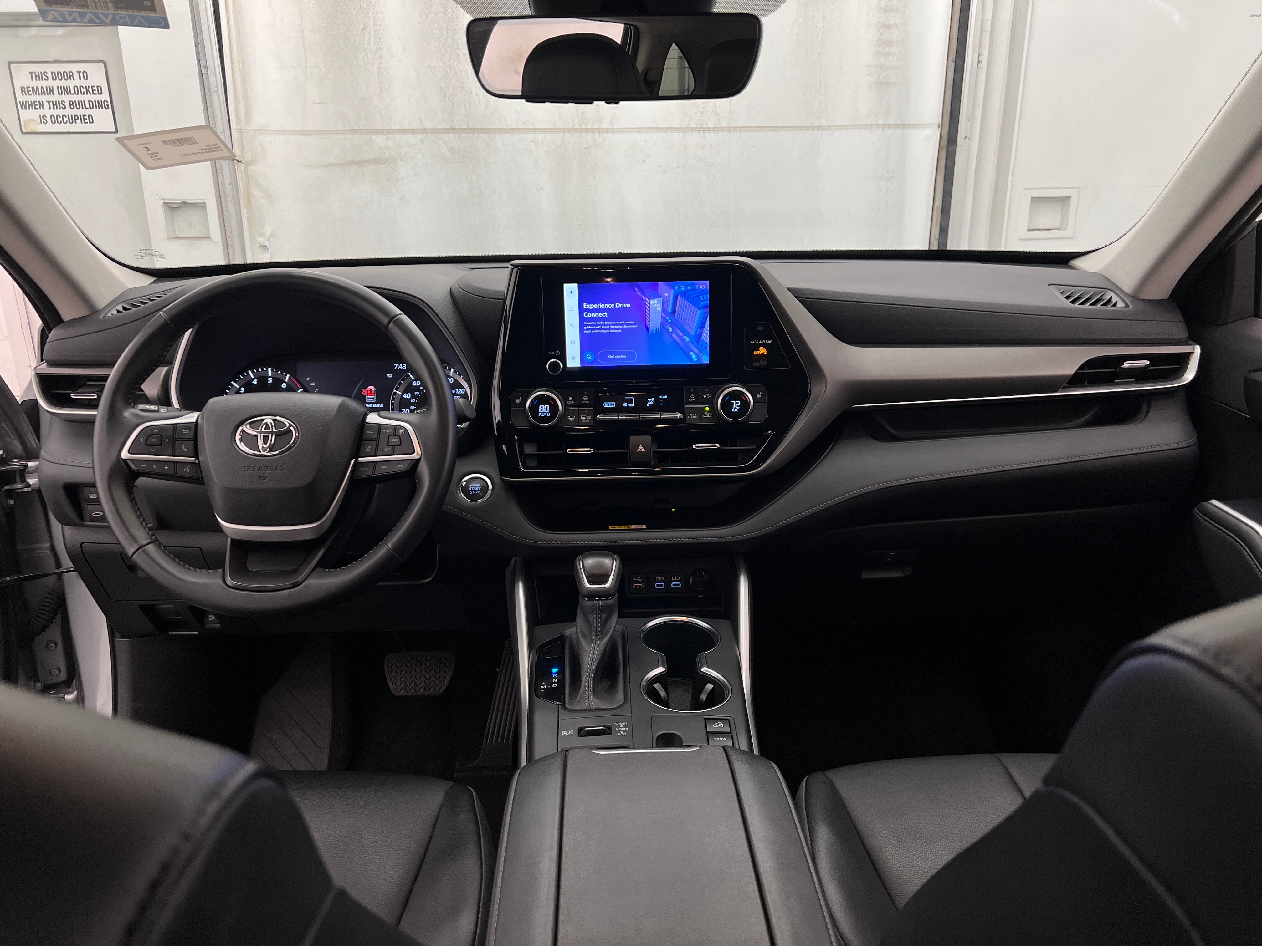 2023 Toyota Highlander XLE 3