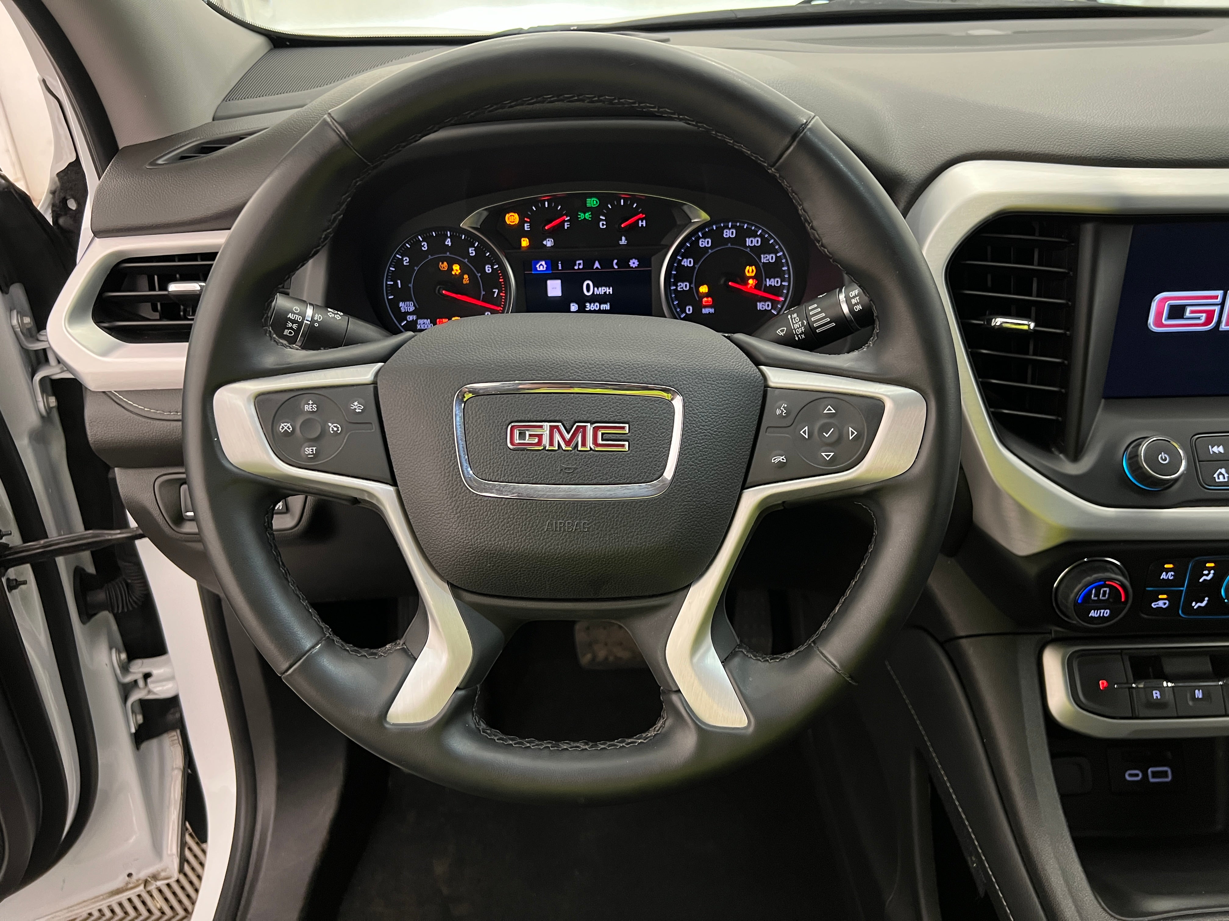 2023 GMC Acadia SLT 5