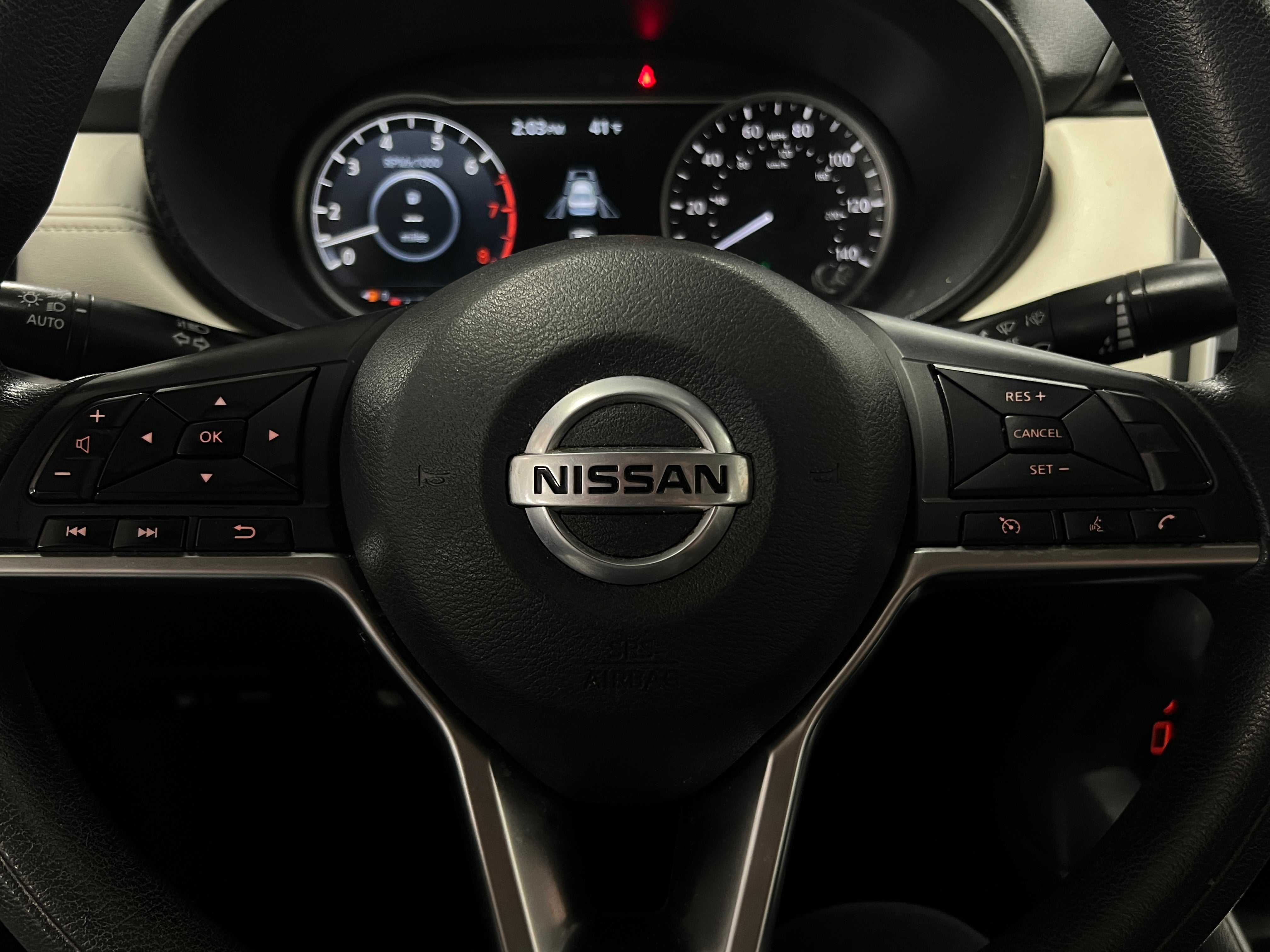 2020 Nissan Versa SV 5