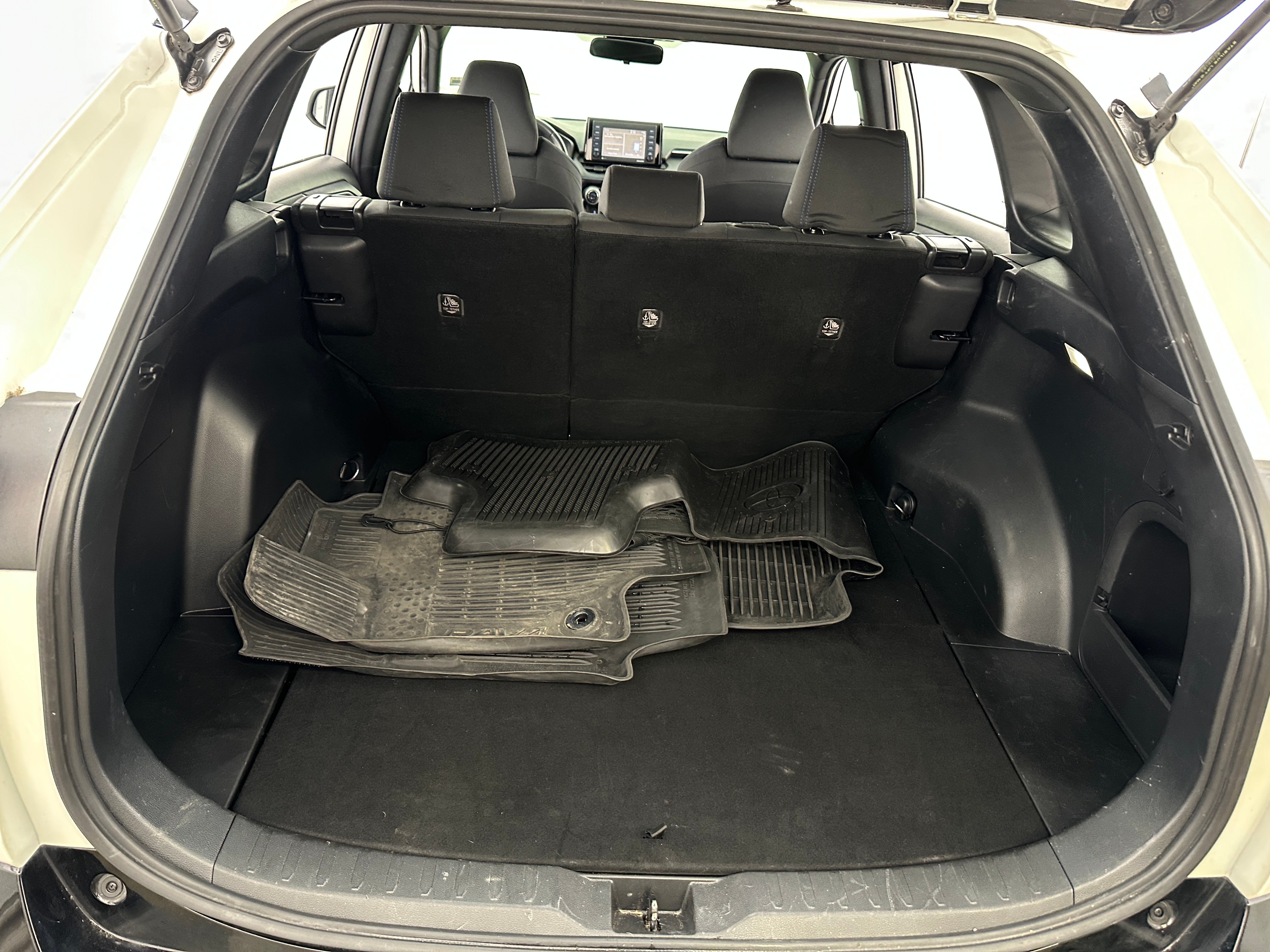 2022 Toyota RAV4 SE 7