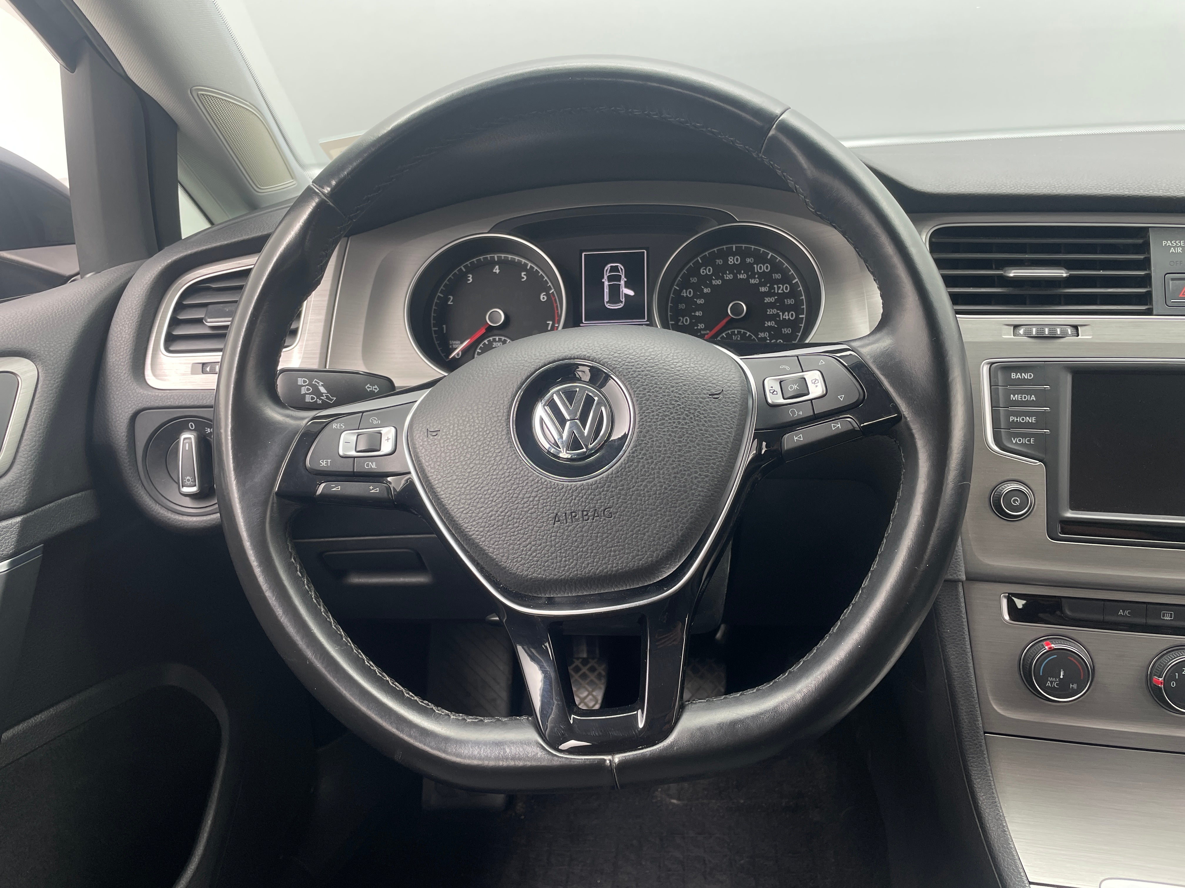 2016 Volkswagen Golf S 5